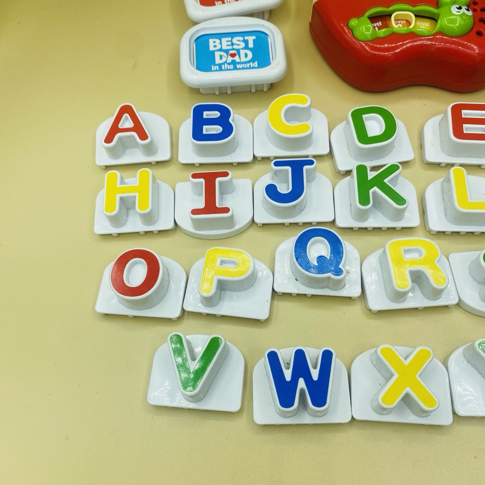LeapFrog Tad’s Fridge Phonics Apple Shape Magnetic Letter Set WORKS CLEAN