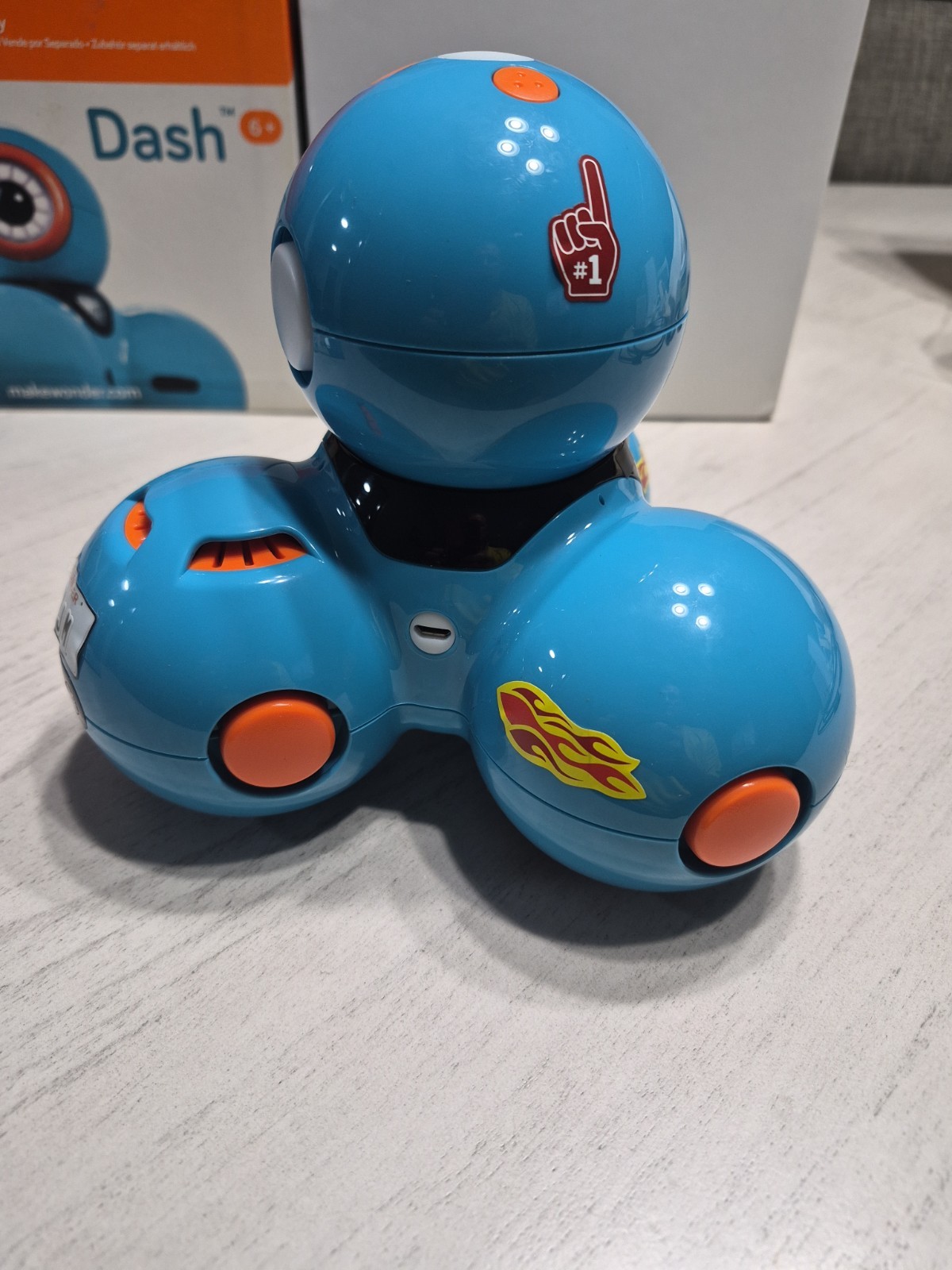 Wonder Workshop Dash Smart Robot For Curious Minds Model Coding Toy With Cards