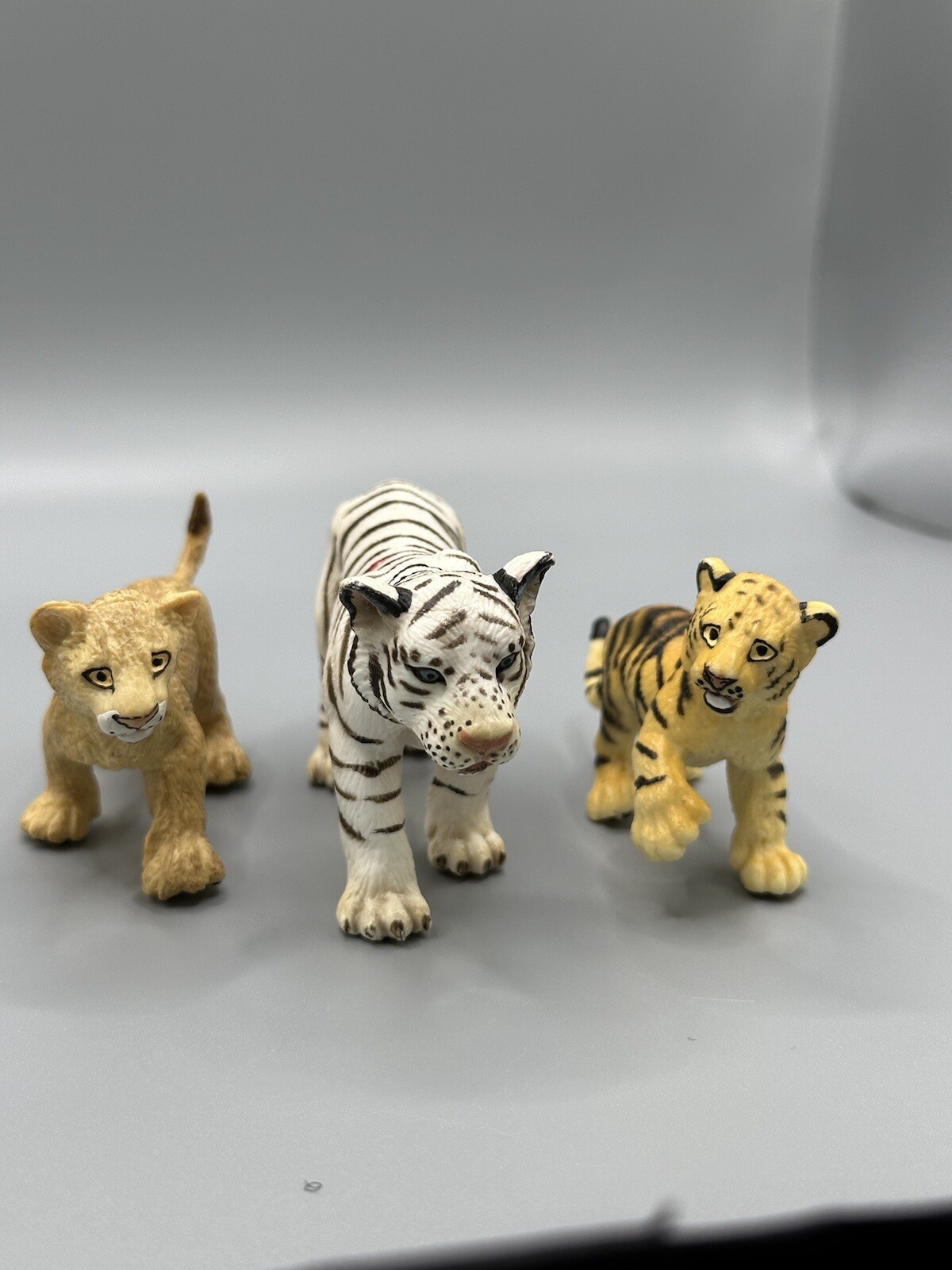 Retired Schleich White Tiger Big Cat And Safari Ltd Lion and Tiger Cub Figures 3