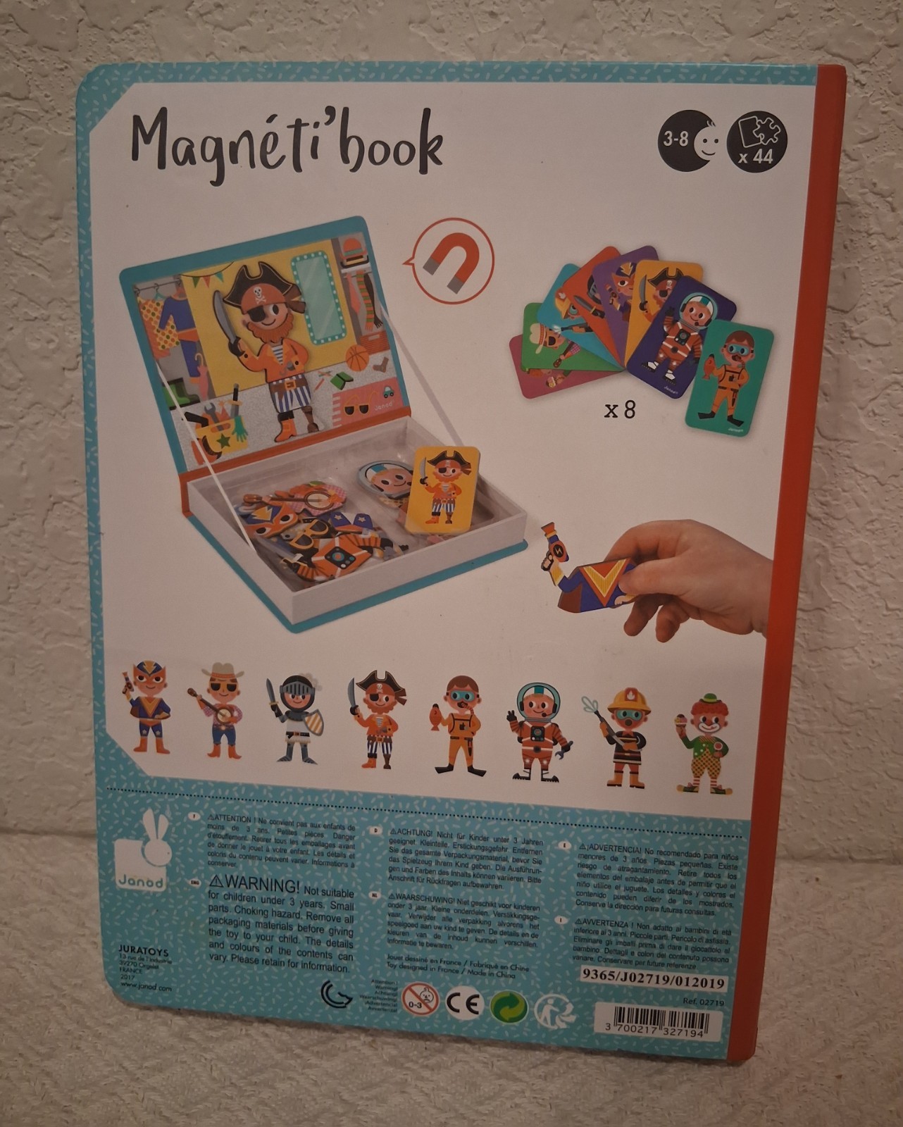 Janod Magnetibook Boys Costumes Educational Game 36 Magnets & 8 Cards Complete