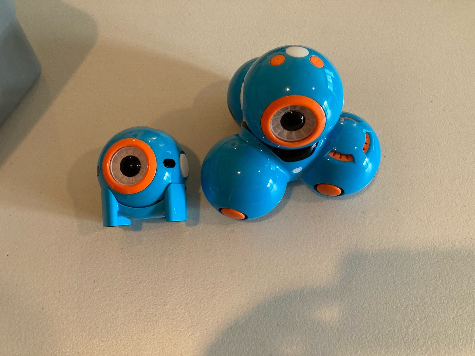 Wonder Workshop DA03 Dash Robot Blue Coding Interactive Robot Tested And working