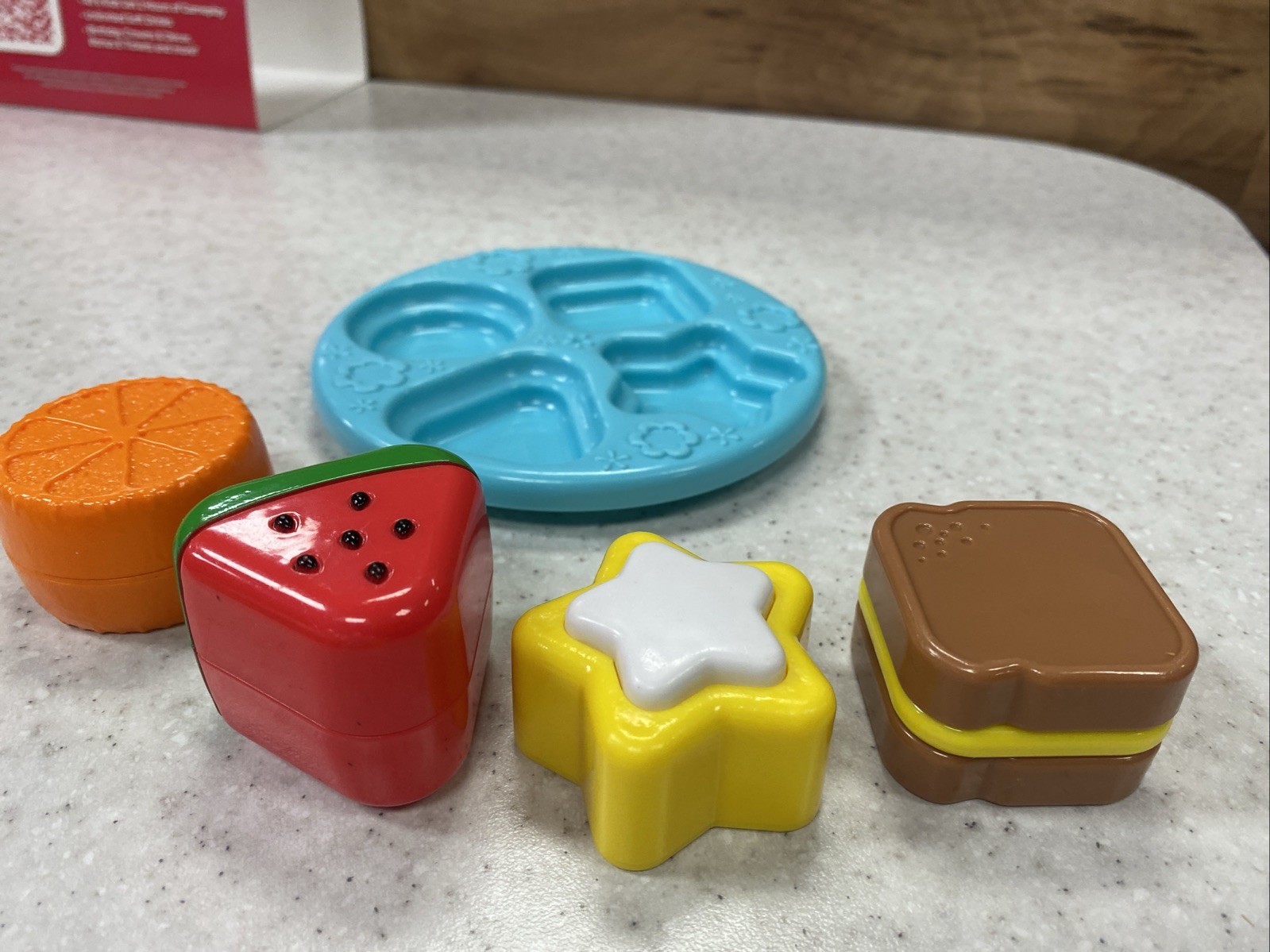 LeapFrog Shapes And Sharing Picnic Basket Replacement Parts-Plate + Food Pieces