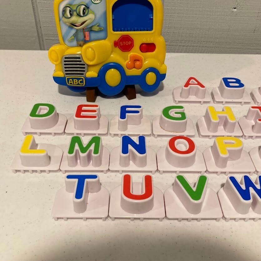 LEAP FROG Fridge PHONICS BUS Magnetic 26 Letters Sounds Songs TESTED LEAPFROG