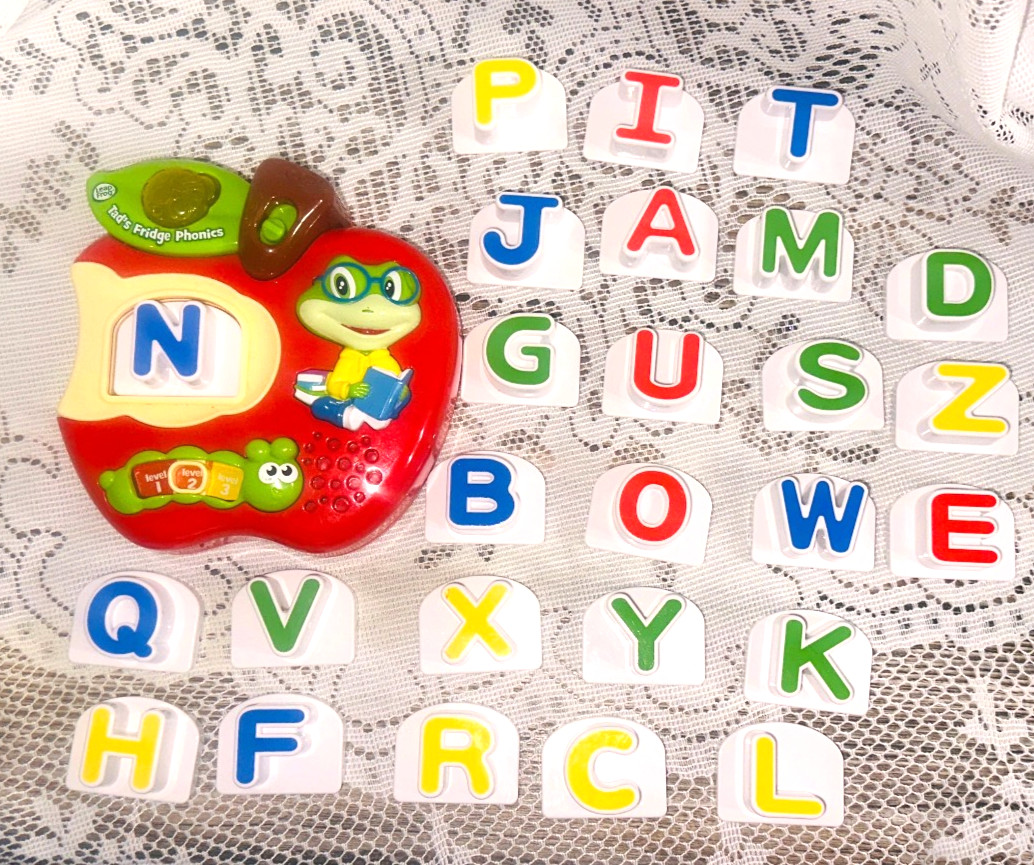 LeapFrog Tad’s Fridge Phonics Apple Shape Magnetic Letter Set complete WORKS