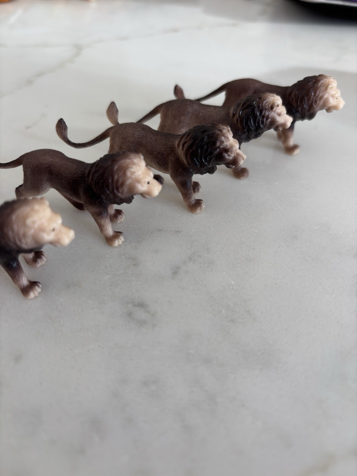 Lot Of 5 Small Vintage Safari Zoo Lion Plastic Figurine Toys, Brand Unknown