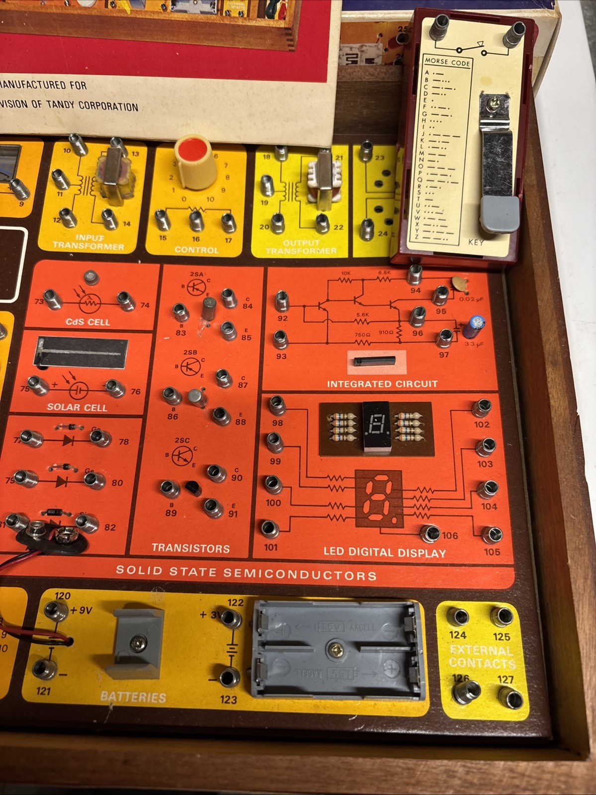 Two Science Fair Electronic Project Kits, 150 And One And 101 28–220 And 28–248