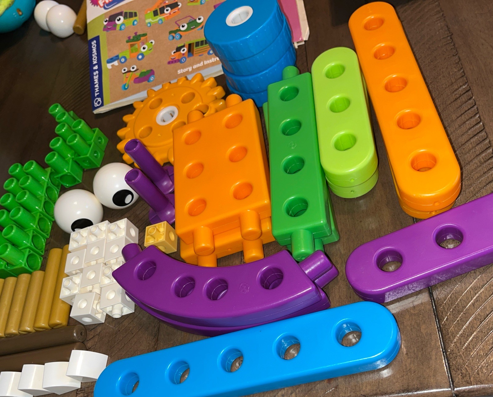 100+ Piece Thames & Kosmos Kids First Automobile Engineer Kit w Storybook **