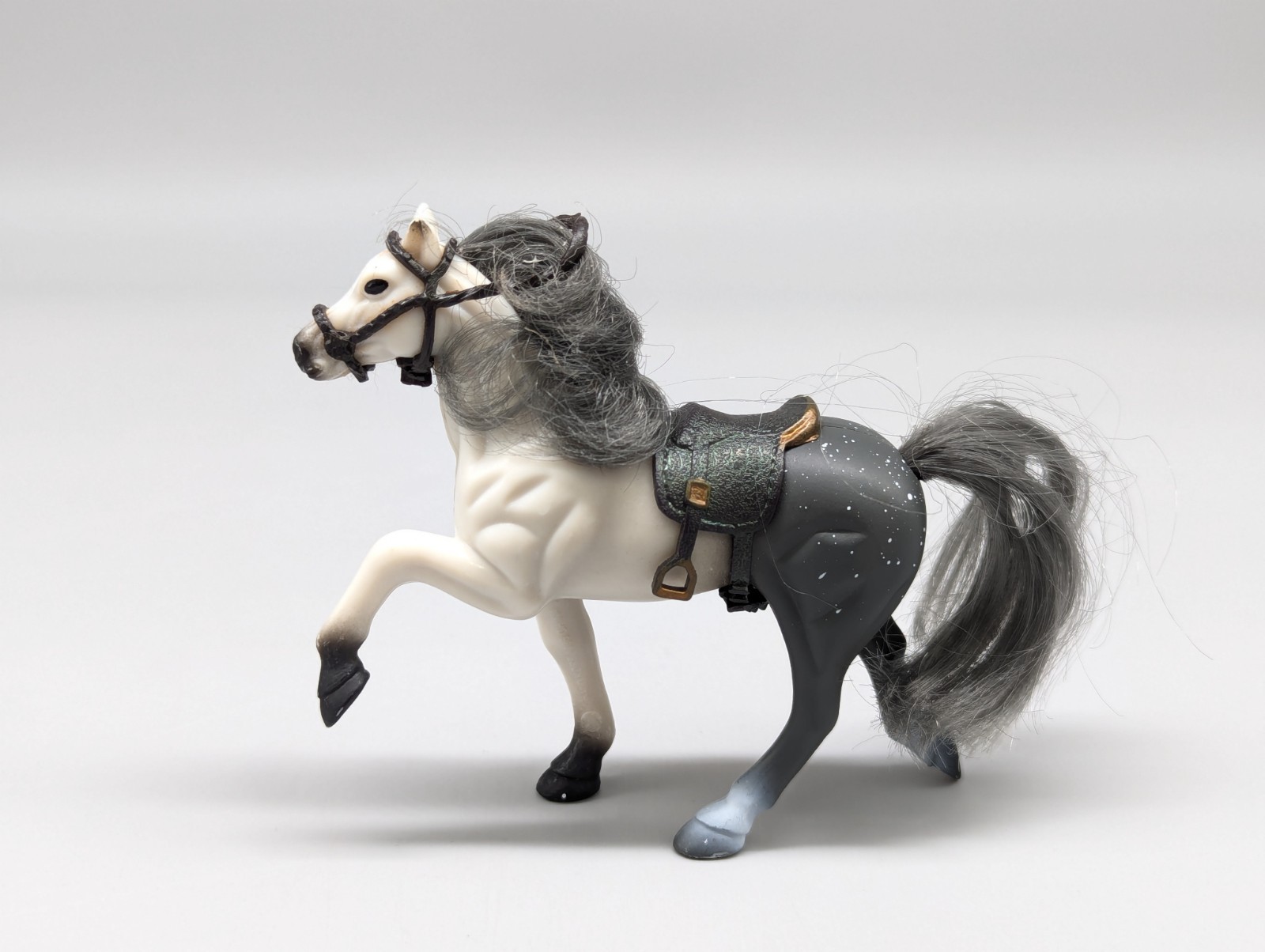 Vintage Kid Core Gray White Horse and Saddle Haybale 4″ Kids Toy Pretend Play