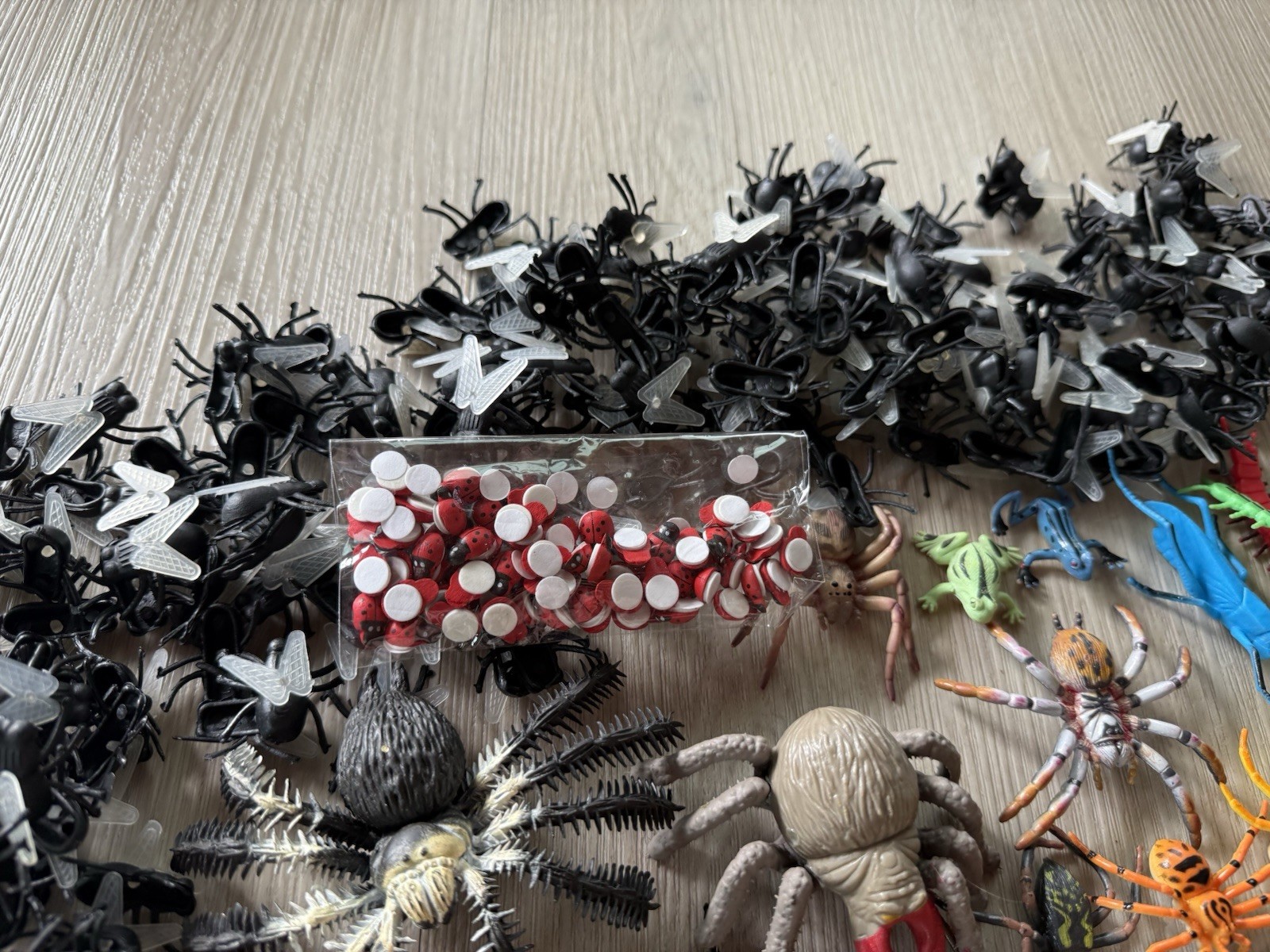 Giant Lot Of Rubber Plastic Insects Bugs Toy Figures Spider Beetle Lizards Flies