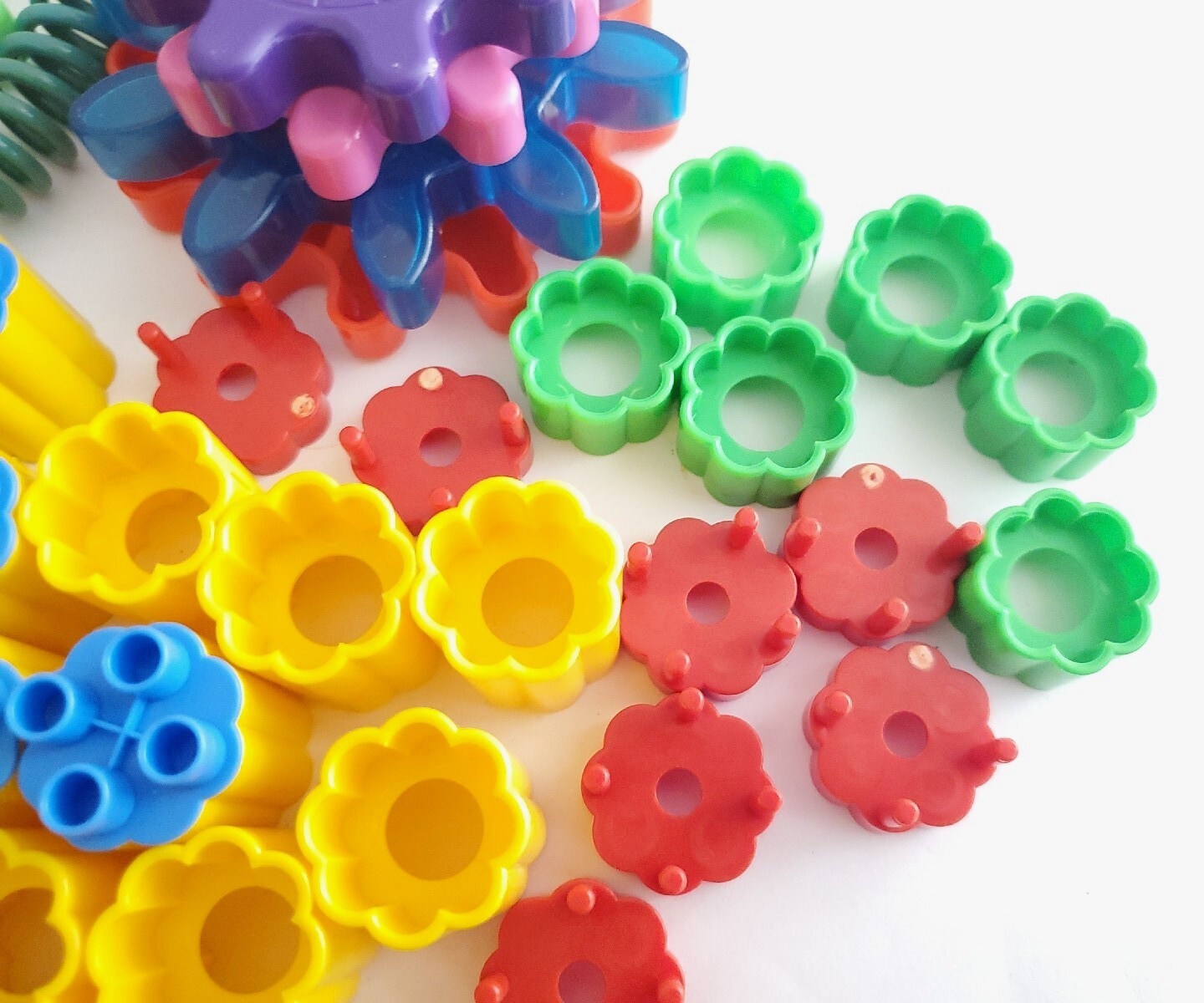 Bag Of Learning Resources Plastic Building Shapes Gears Parts and Pieces