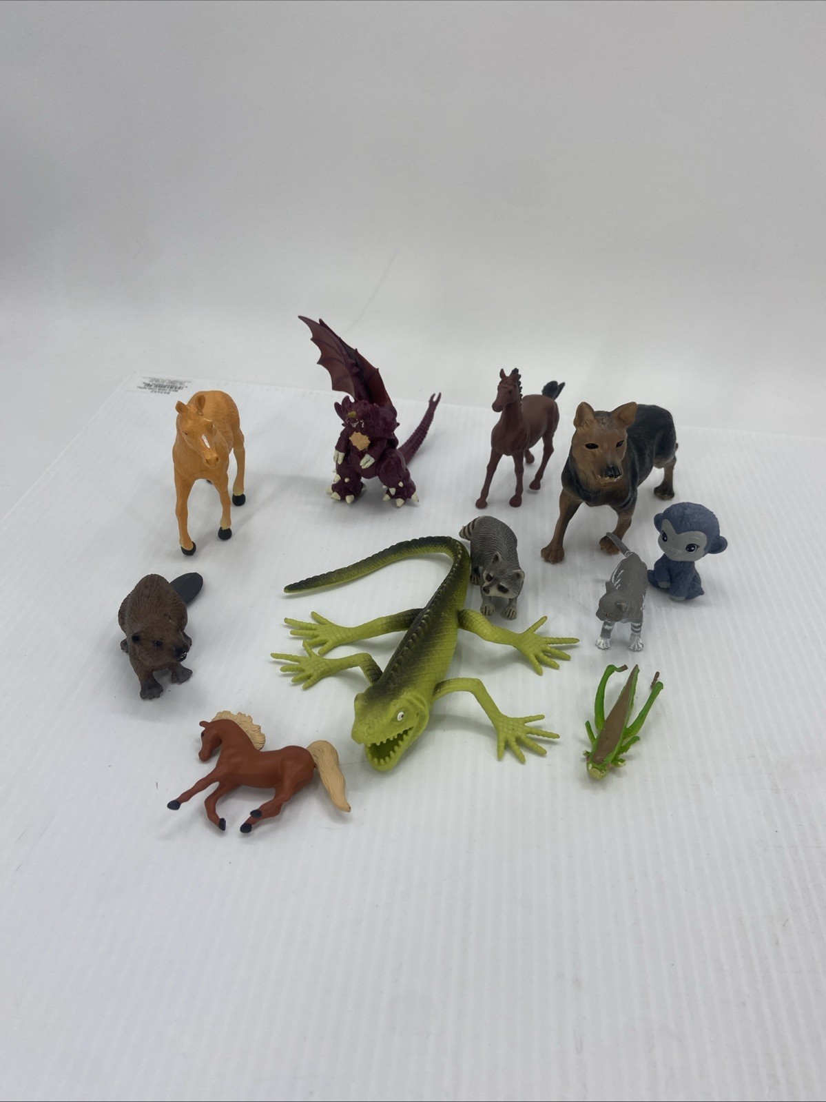 miscellaneous lot Of Toy Animals. Rhinos, Zebras, Lions, Lizards Etc. {AA}