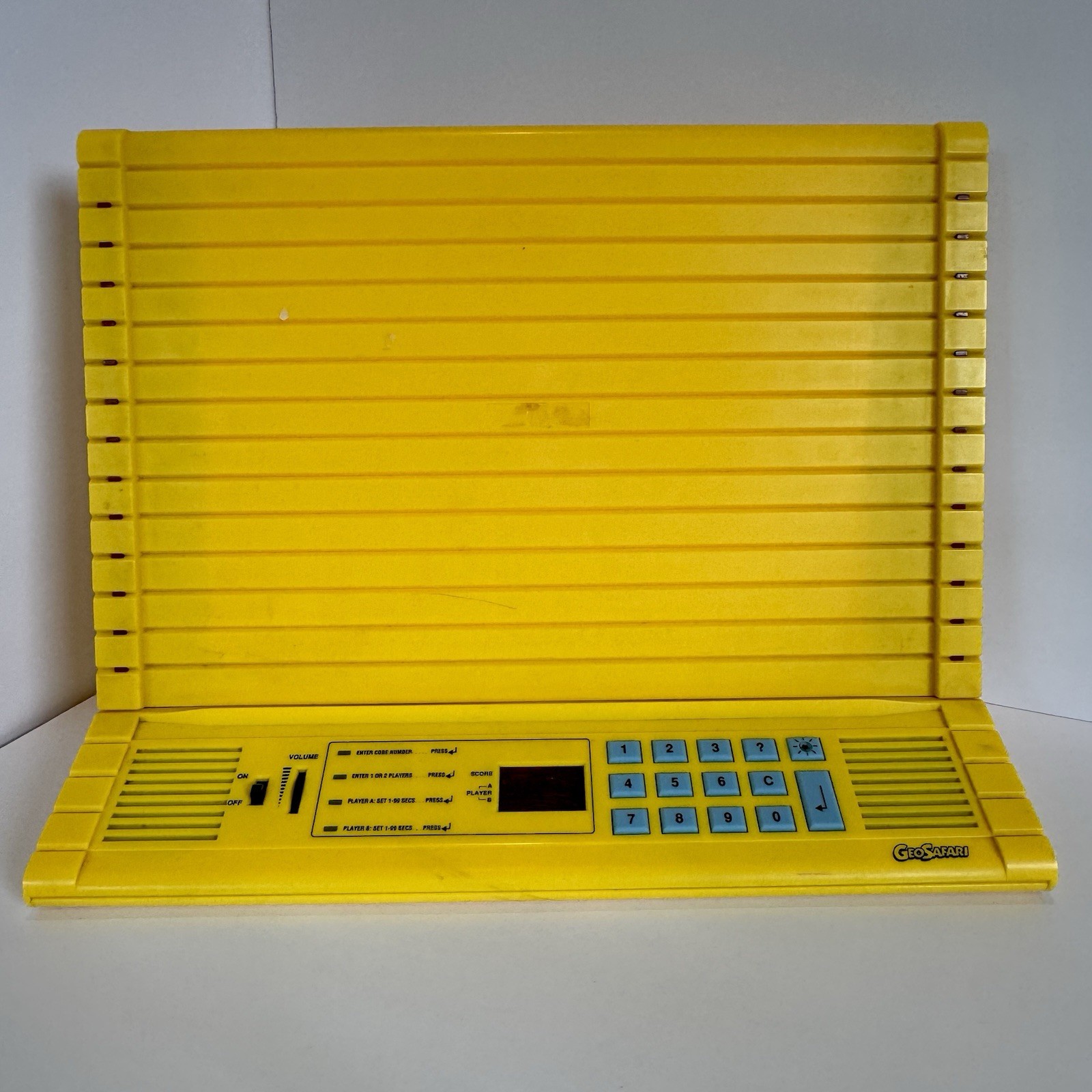 Vintage GeoSafari EI-8700 Electronic Learning Game W/ 20 Cards WORKS READ