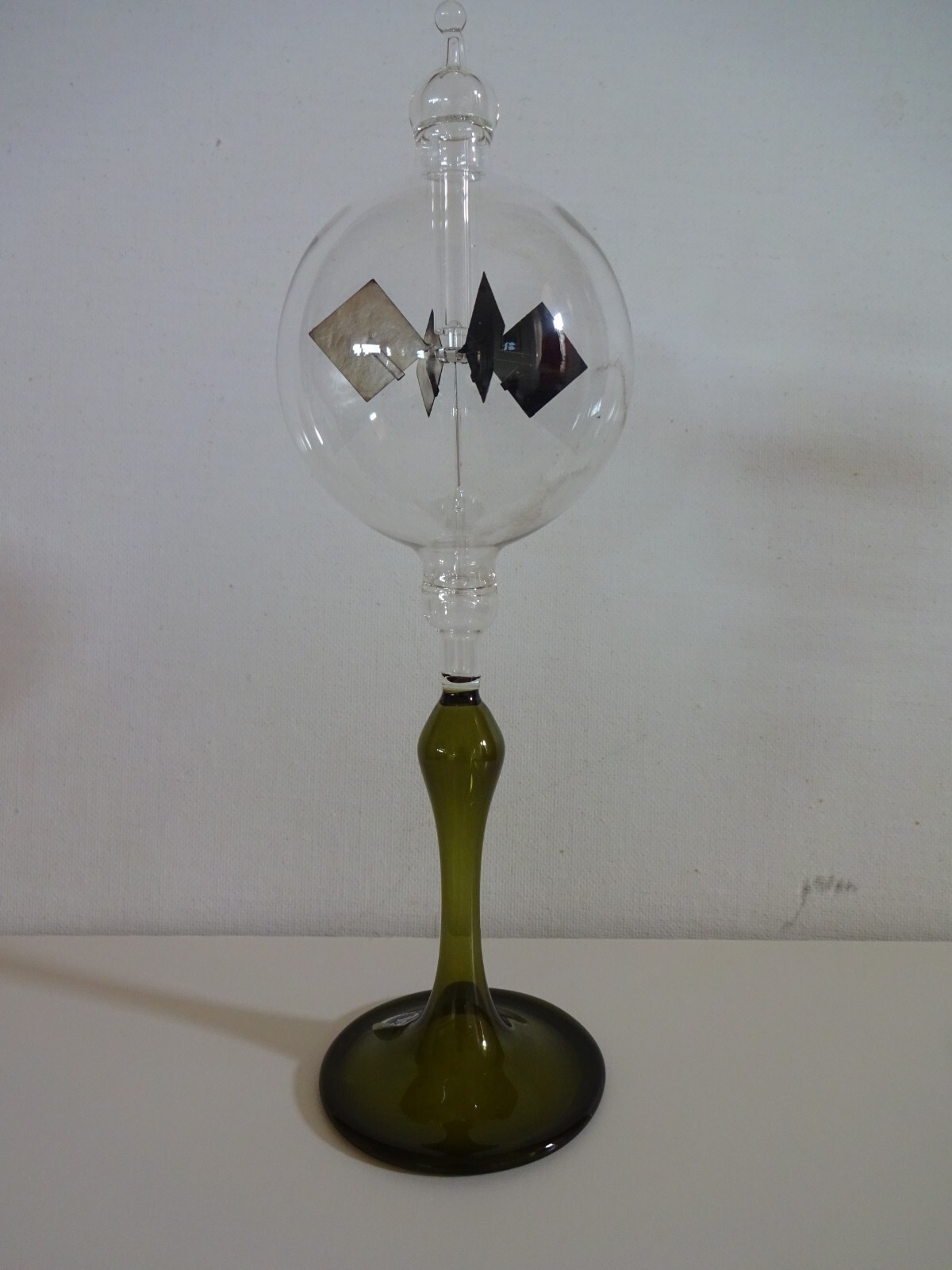 SOLAR RADIOMETER, CROOKES, LIGHTMILL – Clear Globe, dark Green stem – SMALL