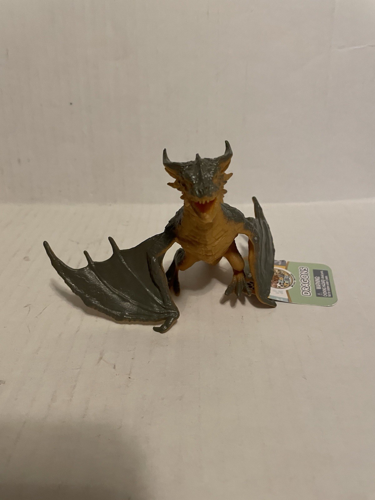 Zoo Troop – Dragons – Gray Orange Dragon – Wildly Inspired – Ages 3+