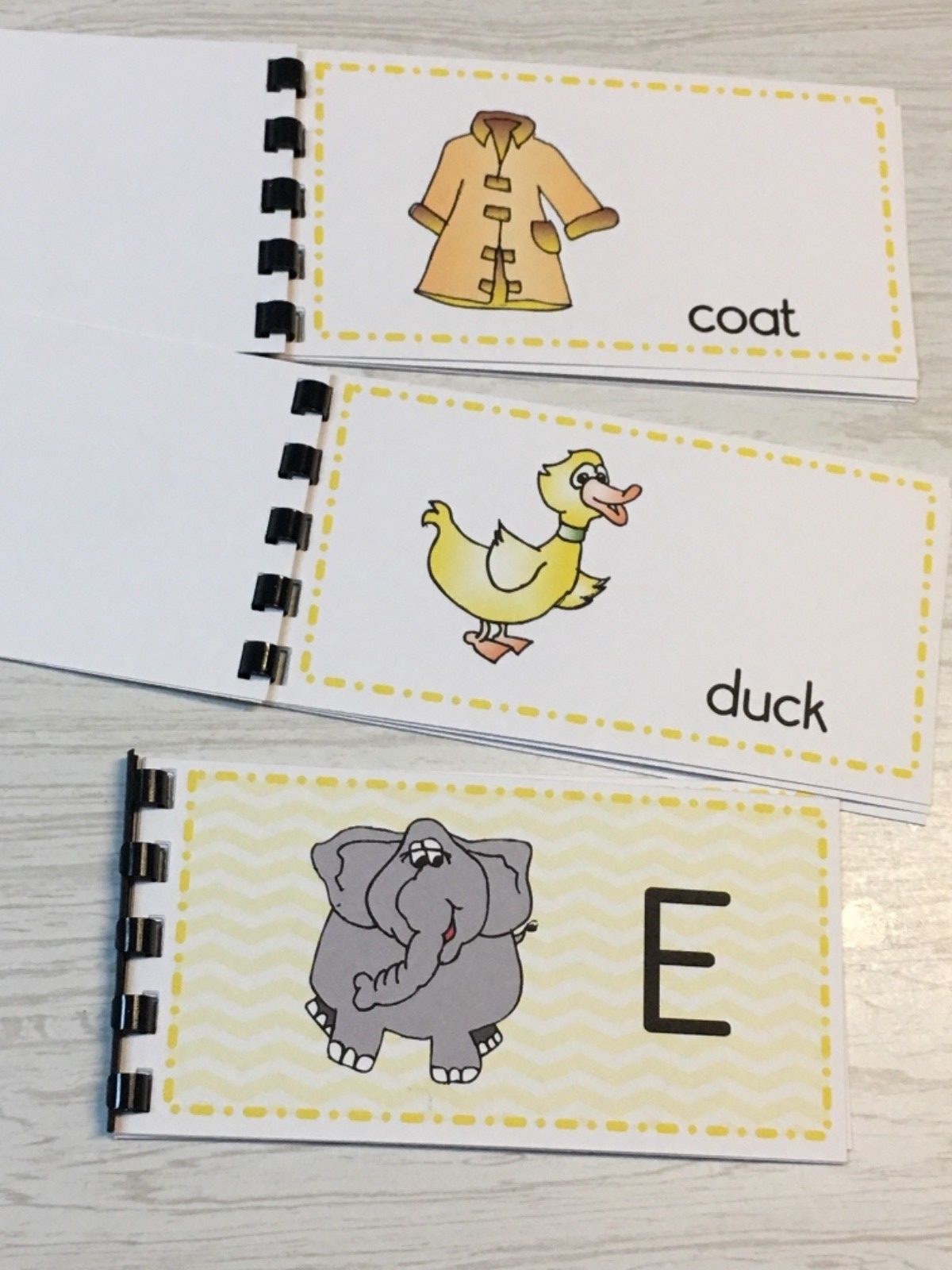 Montessori materials – Pre-Reading Series – 26 Pre-reading Alphabet Booklets