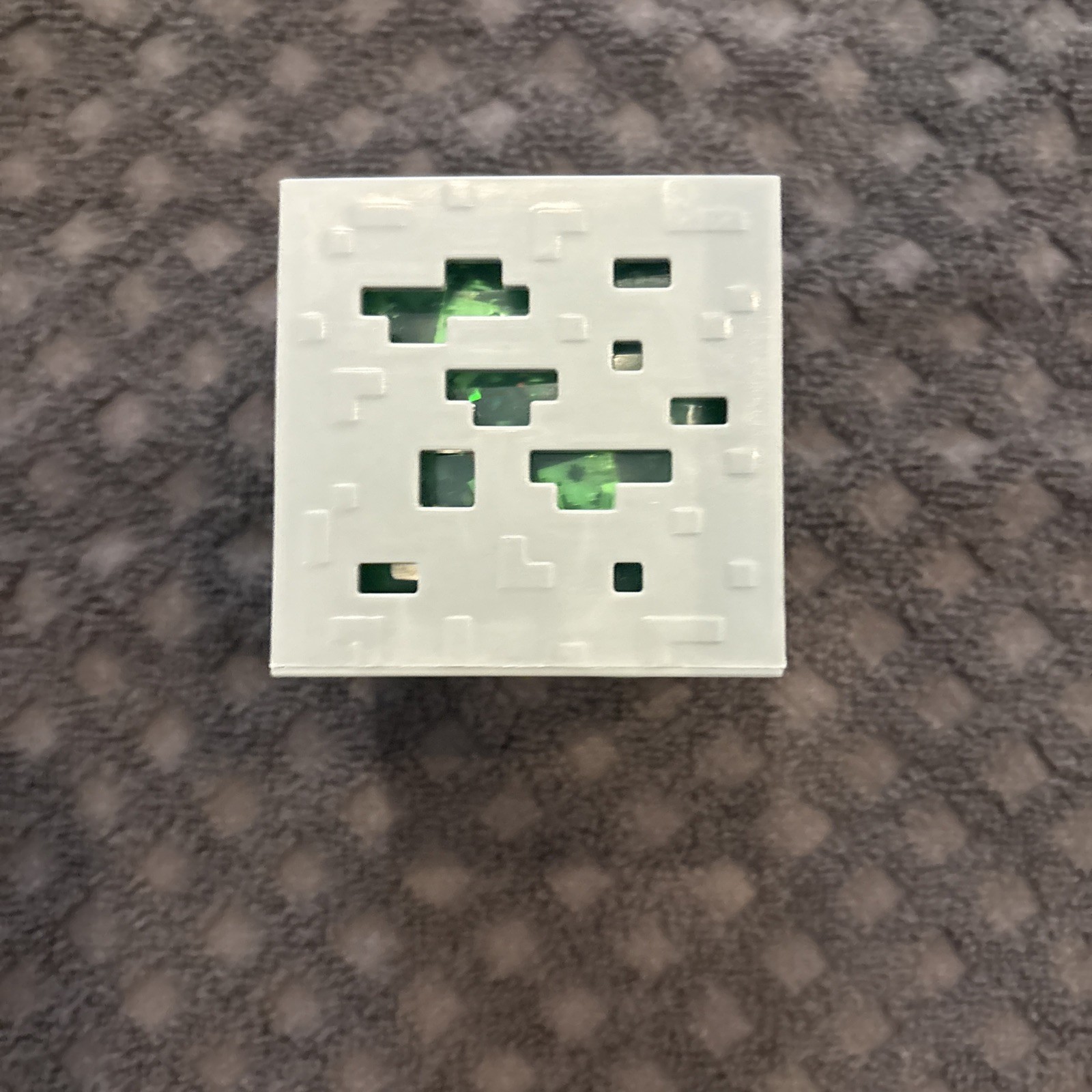 MINECRAFT JELLY CUBES – (GREEN) Viral Squishy IN HAND. (GREEN)