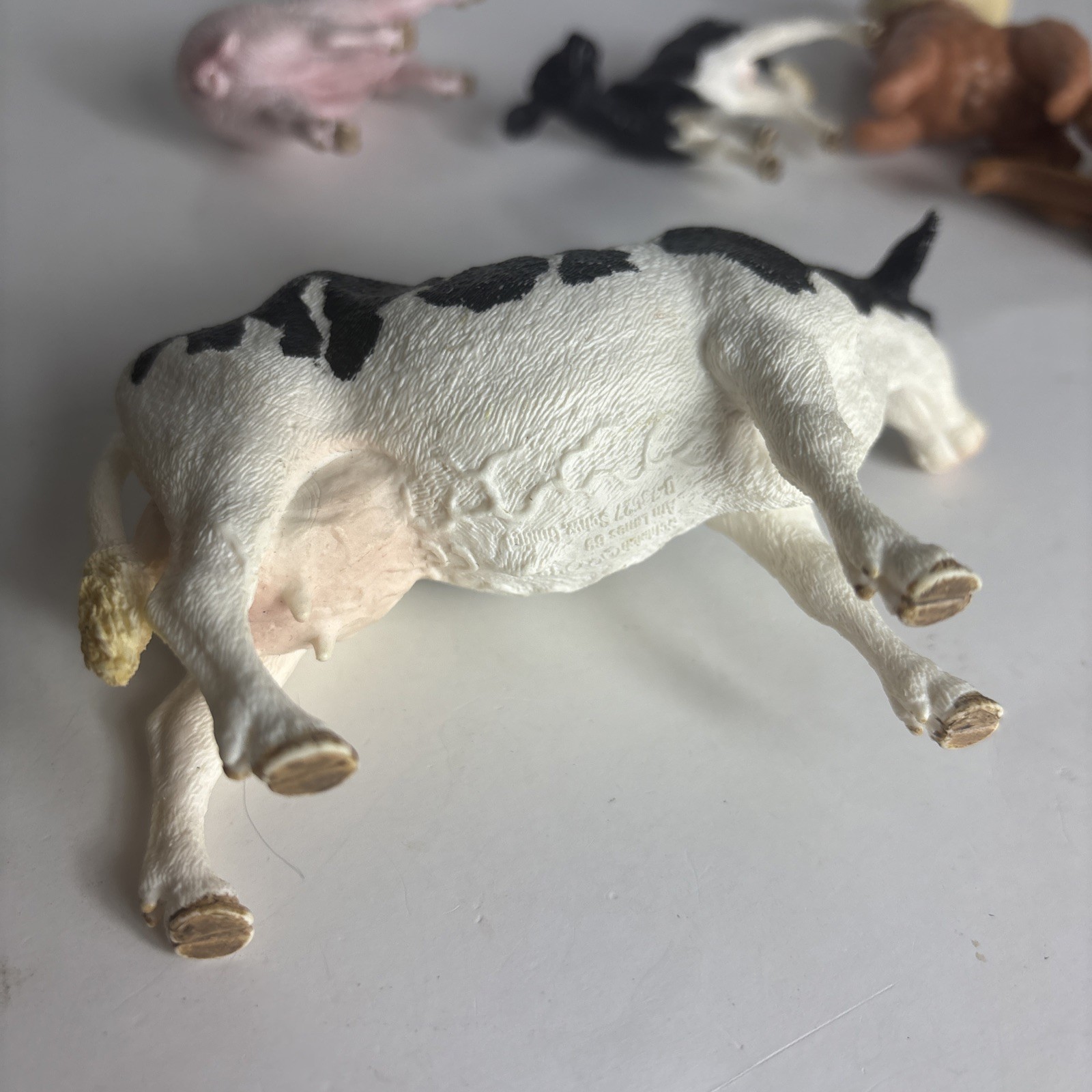 Animal Toys X 7; Schleich Cows, Schleich Pig, Unbranded Cougar, Jakks Llama
