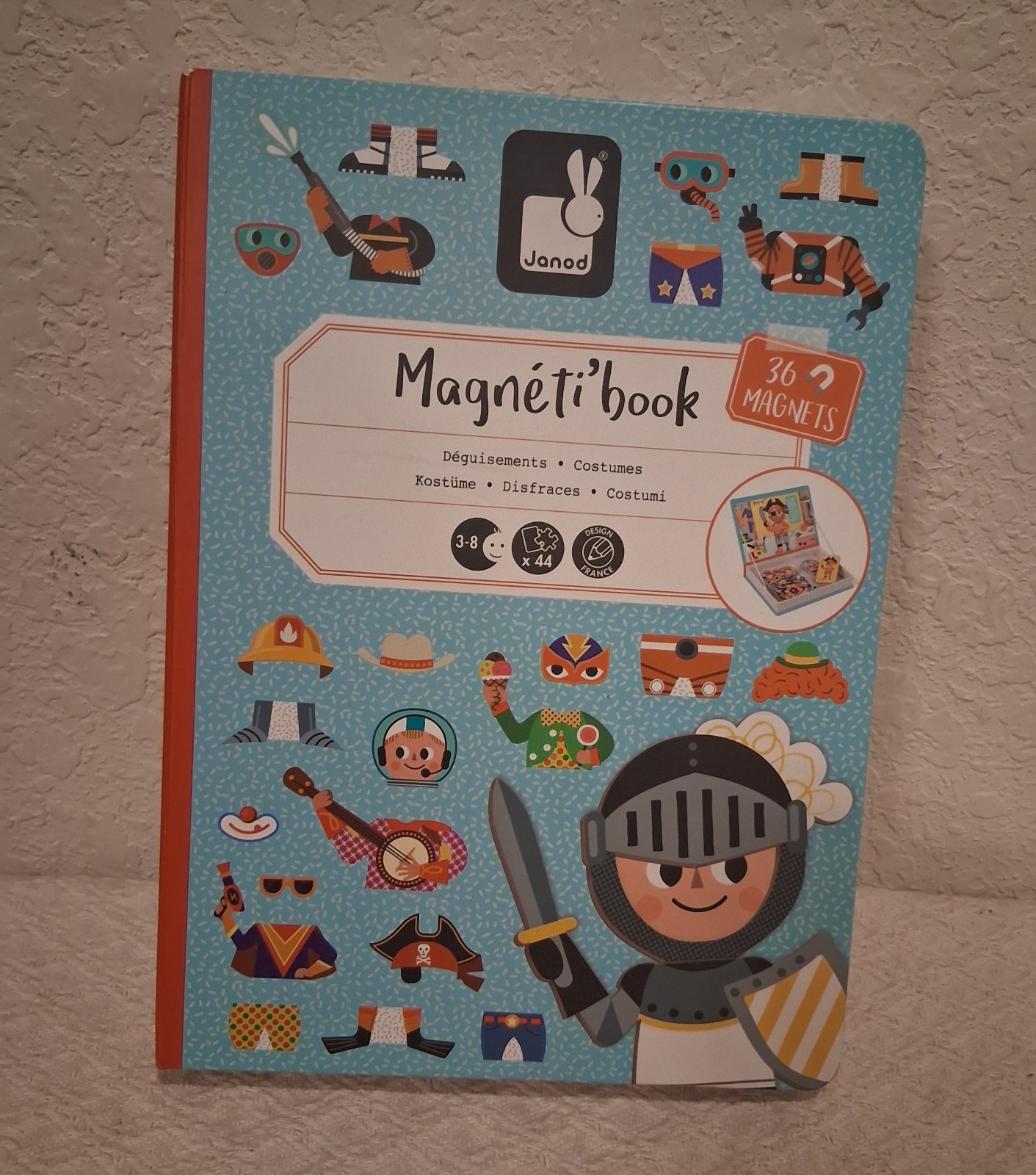 Janod Magnetibook Boys Costumes Educational Game 36 Magnets & 8 Cards Complete
