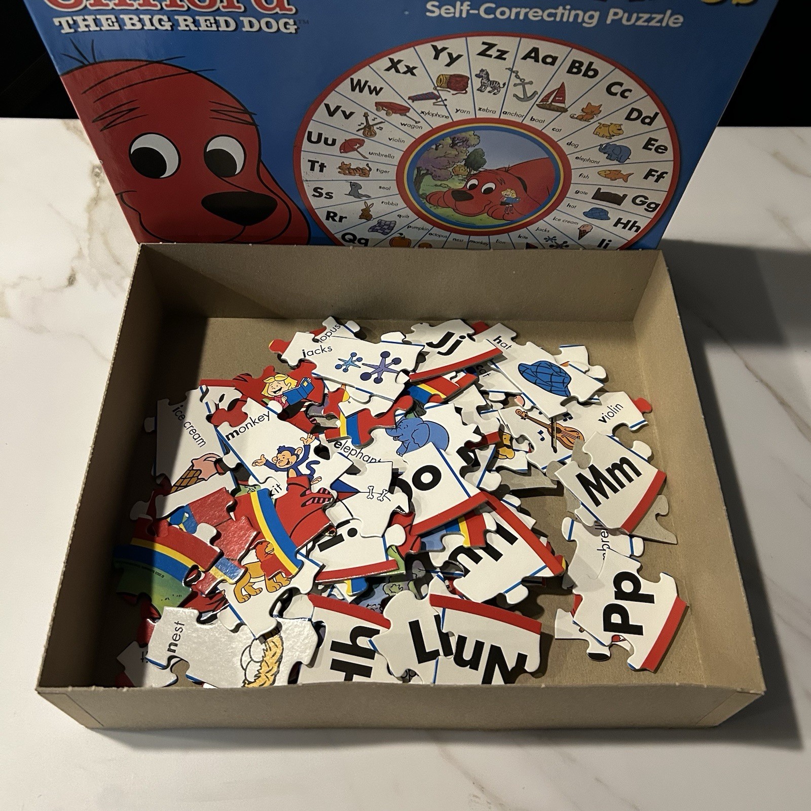 Round Puzzle Clifford Big Red Dog Learn Your ABCs 2003 Scholastic PBS ~ Complete