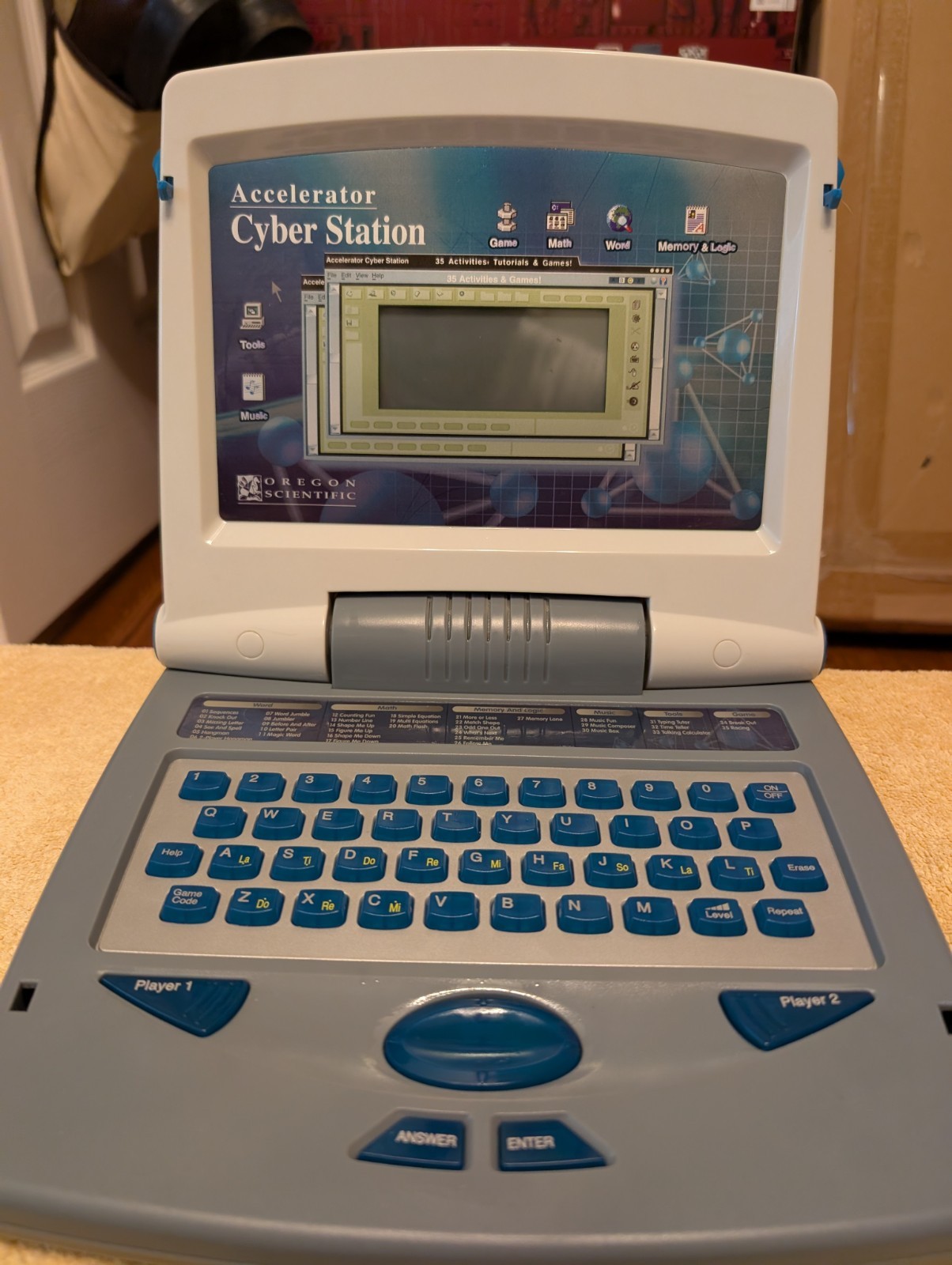 Oregon Scientific Vintage Accelerator Cyber Station Talking Lap Top 10″ x 9 x 2″