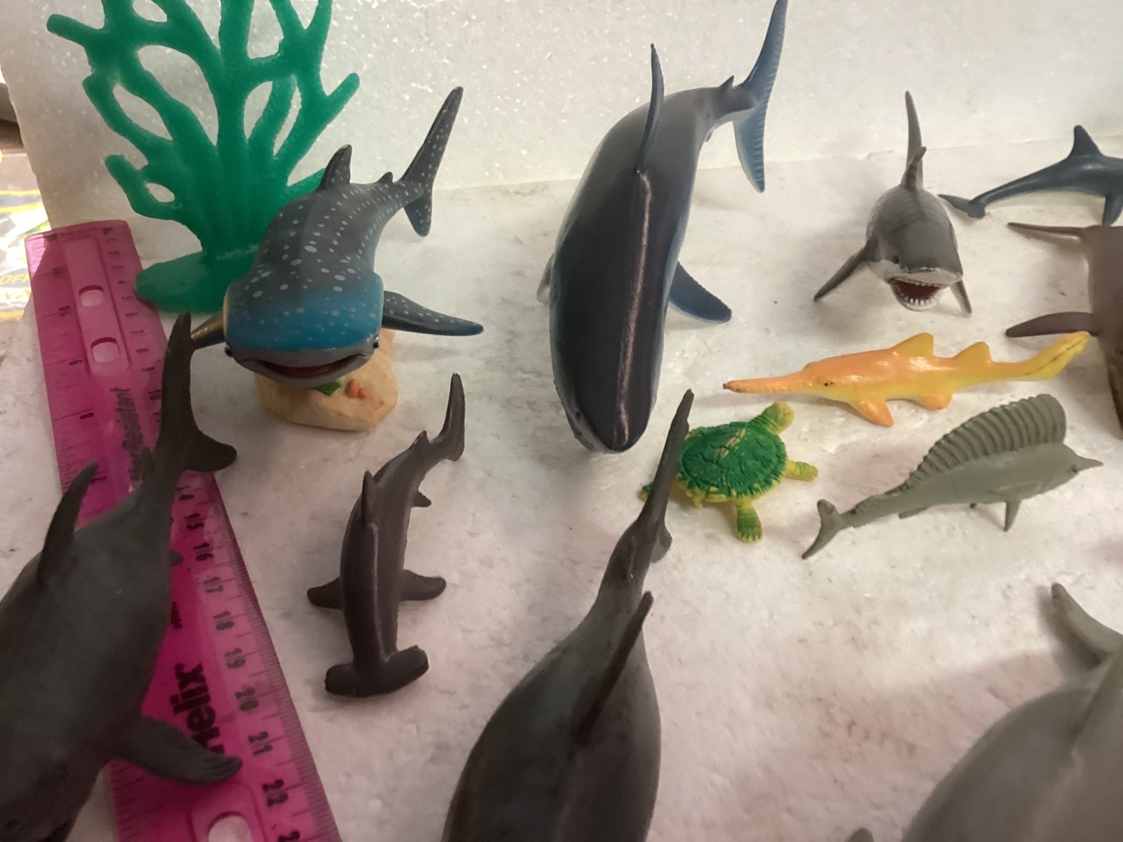 Mixed Lot 27 OCEAN SEA CREATURES Plastic Animals Toy Figures.