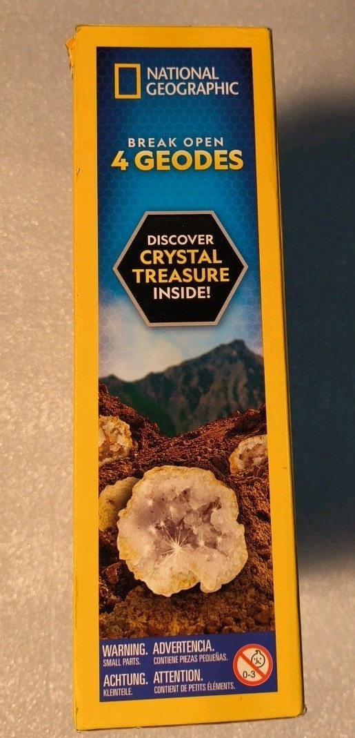 National Geographic NGGEO4 Break Open 4 Geodes Kit STEM Ages 8 And Up