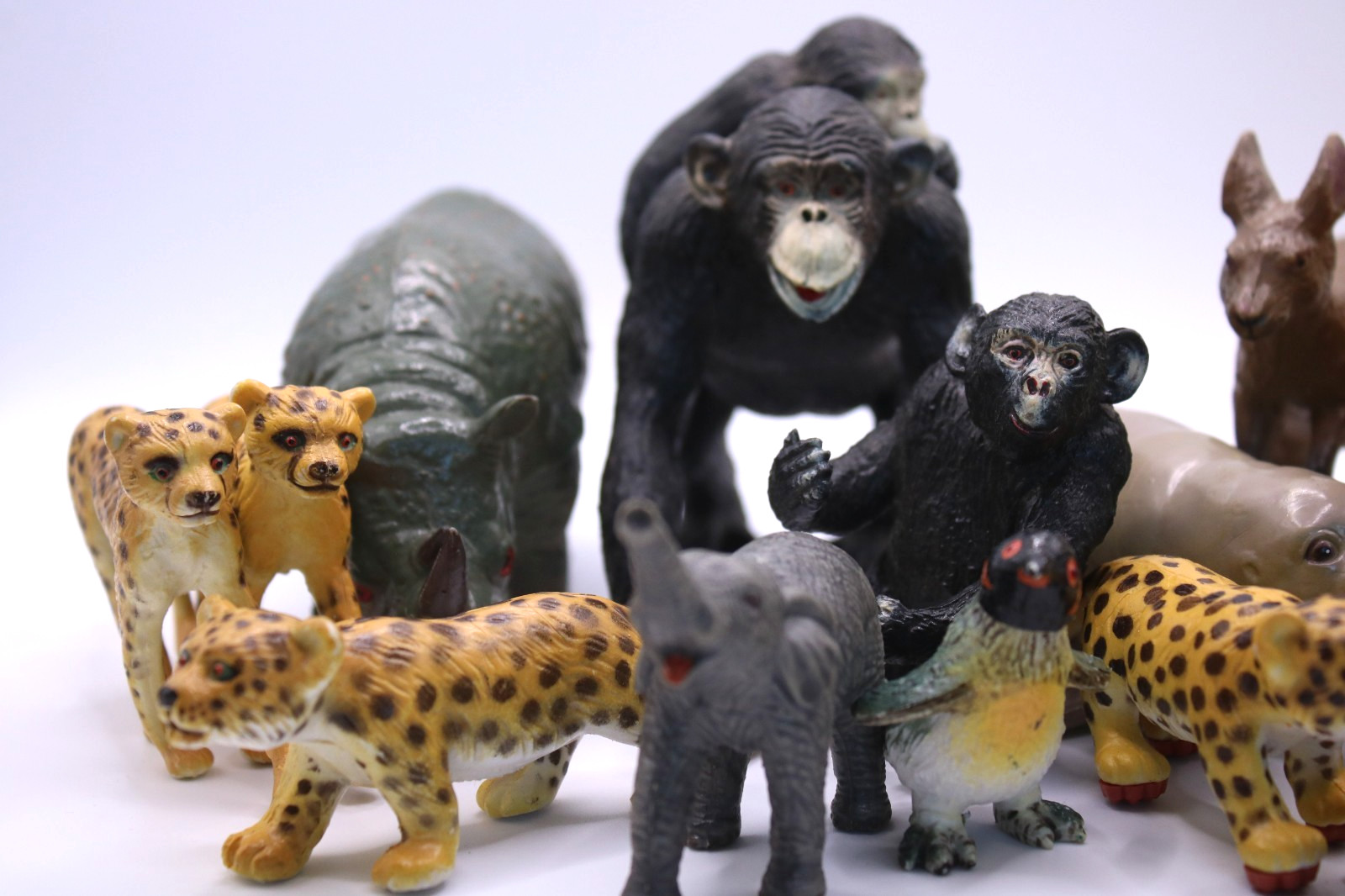 Lot Of 17 Collectible Vtg Toy Animal Figurines Brand AAA Zoo Safari Hard PVC