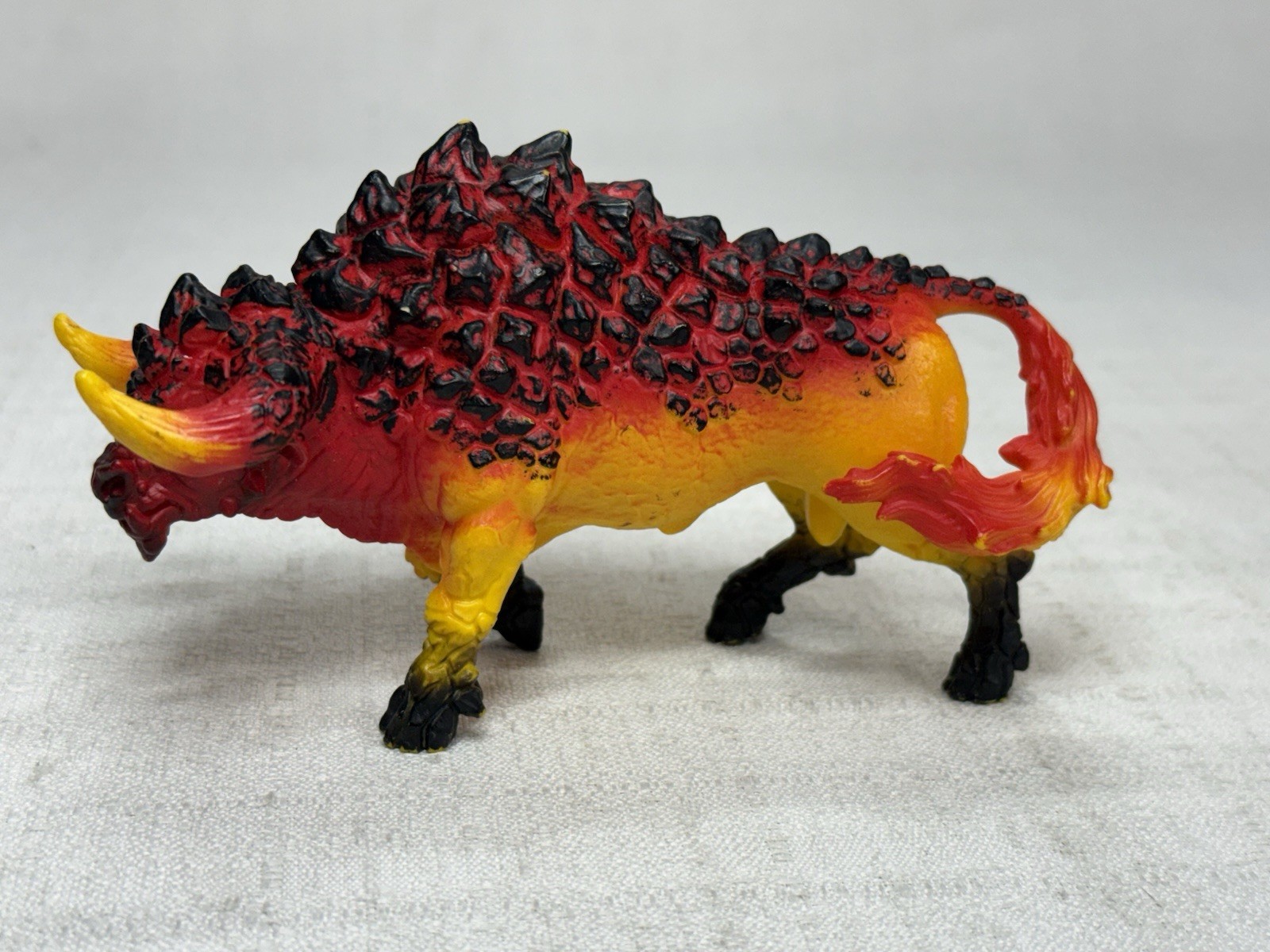 Schleich Eldrador Fire Bull Lava Creature Lifelike Realistic Animal Figure 2018
