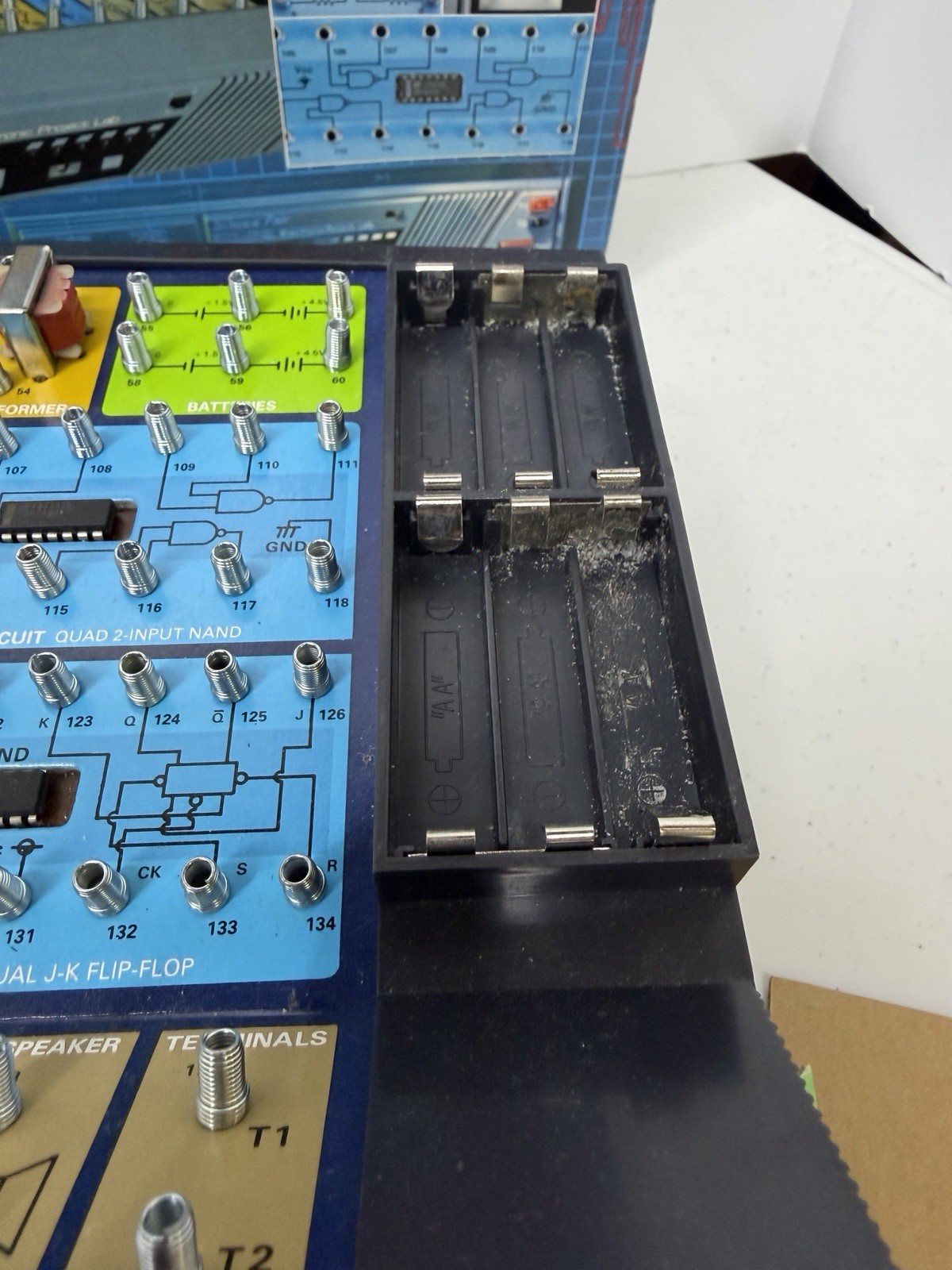Radio Shack Science Fair Electronics Lab 200 in One Project Kit 28-265 Untested
