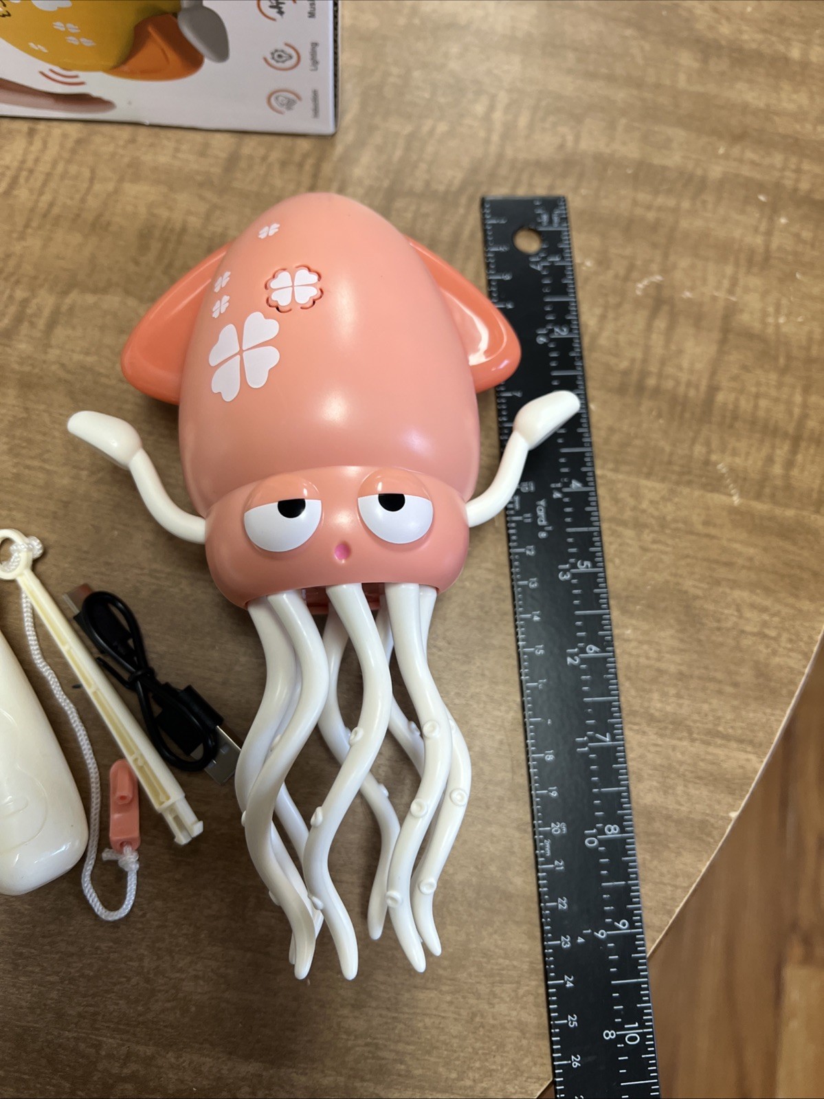 Squid Toys PINK Electric Dancing Squid, Automatic Obstacle Avoidance Sensor Toy