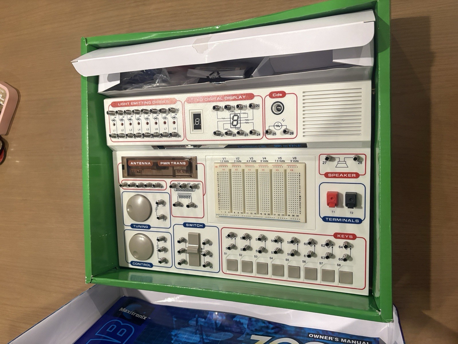 Maxitronix Electronic Lab 300 in 1 Electronics Learning Kit MX-908 STEM Complete