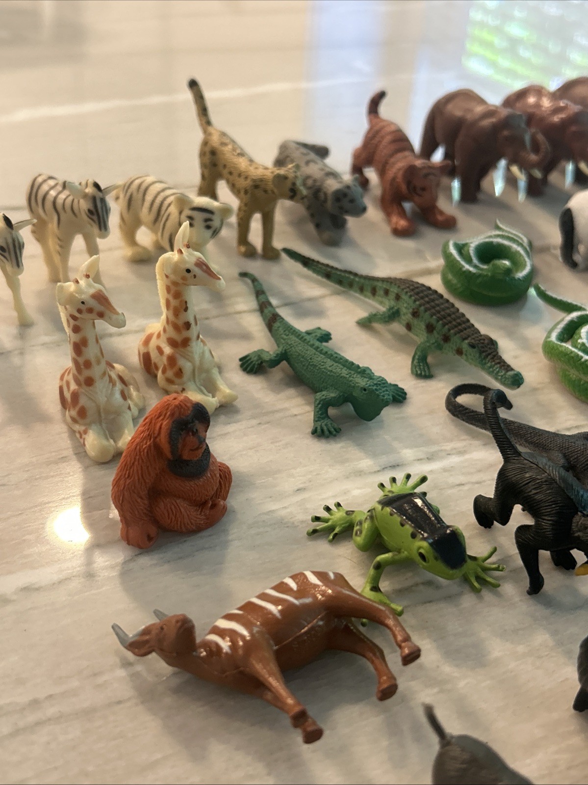 K&M Animal Plastic Figures Zoo Wild Animals Lot (32)