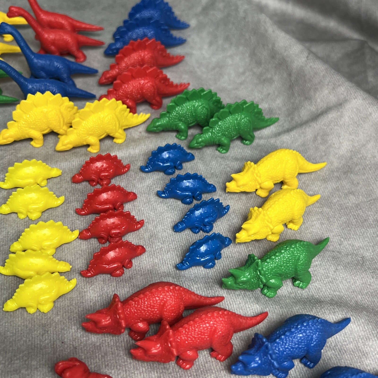 Macmillan Early Skills Dinosaur Counters Manipulative Ages 4 & Up Vtg B14