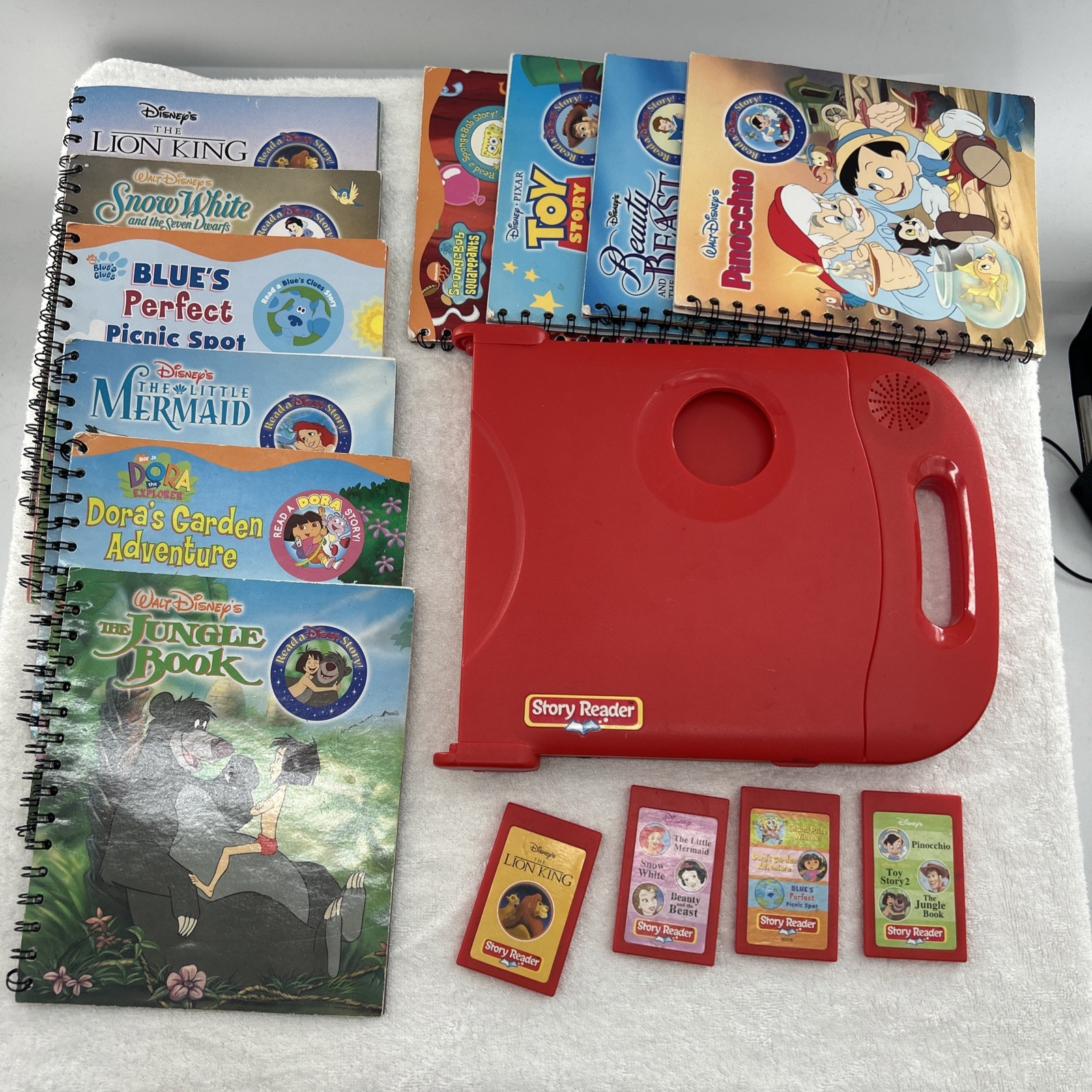 VINTAGE 2003 STORY READER WITH DISNEY MARVEL & CARTRIDGES TESTED WORKS