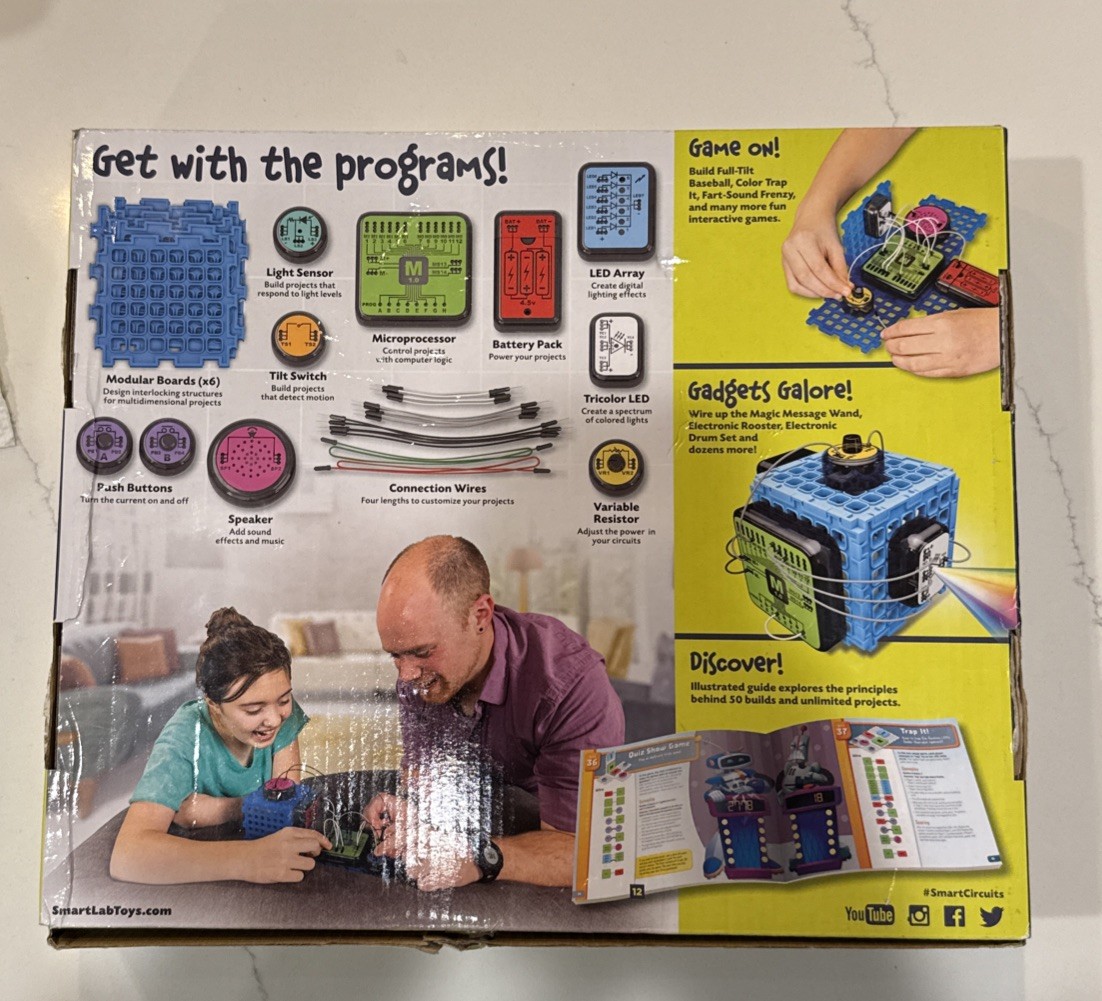 Smart Lab Smart Circuits Games Gadgets Electronics Lab Kit – Open Box