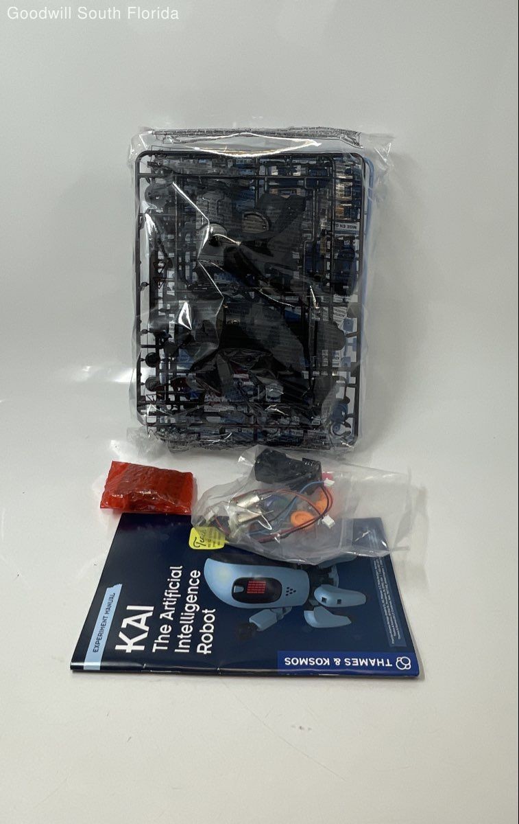 Thames & Kosmos Blue KAI The Artificial Intelligence Robot Stem Experiment Kit