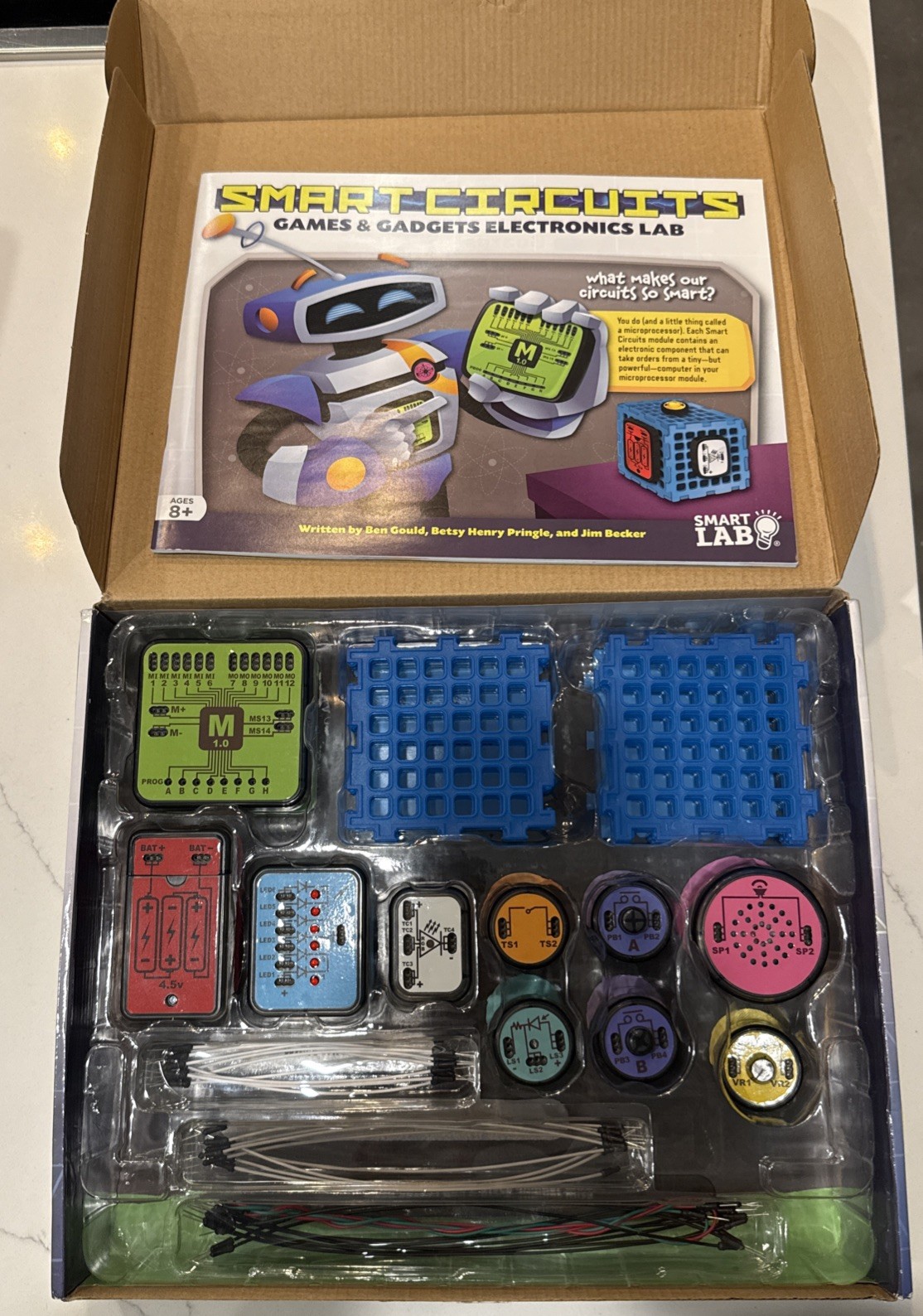 Smart Lab Smart Circuits Games Gadgets Electronics Lab Kit – Open Box