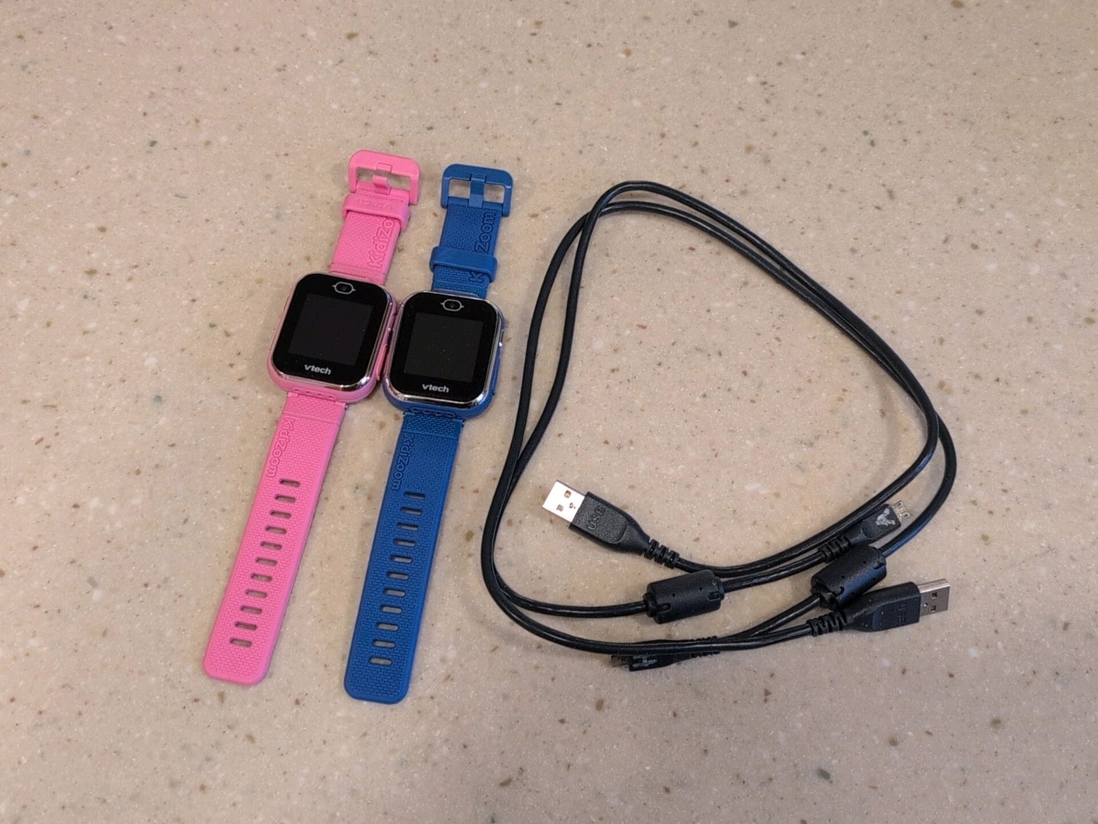 2 Vtech KidiZoom Smart Watch DX3 Power Up! Pink And Blue W/Charger Cables