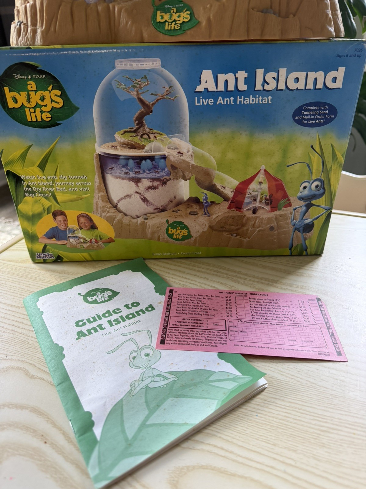 Vintage Disney/Pixar A Bugs Life Ant Island Live Ant Habitat/Farm (No Ants) 1998