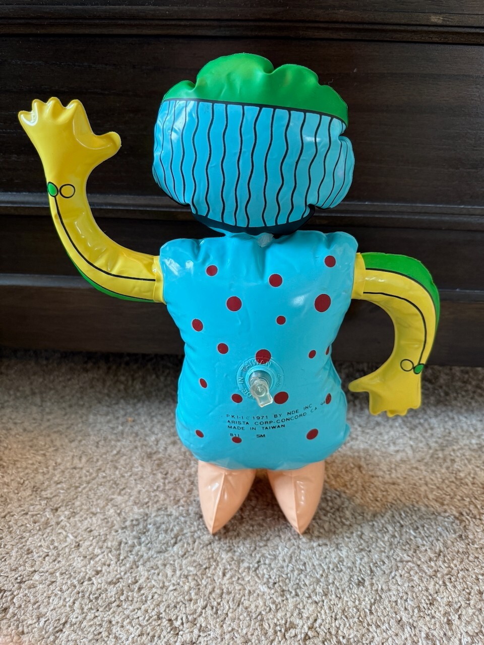 1971 The Letter People Inflatable Huggable Ms. I “Incredible Inventor” holds air
