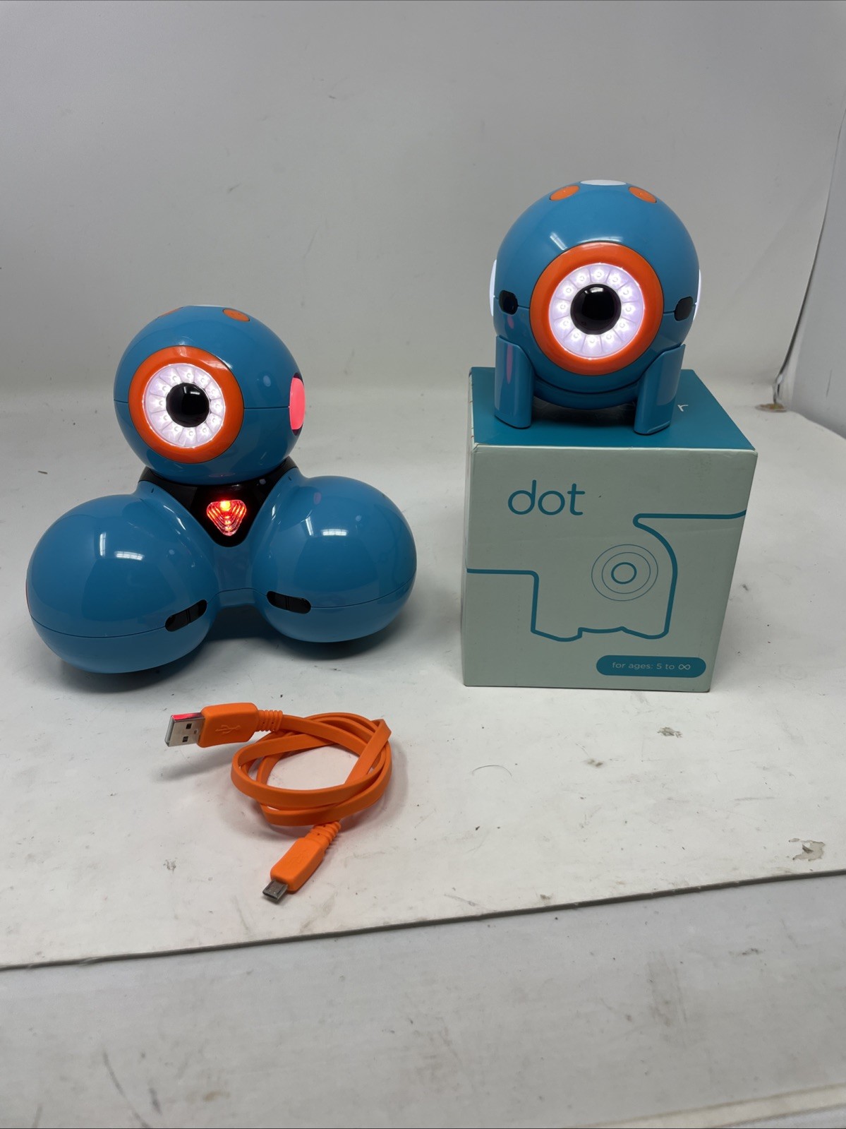 Wonder Workshop Dash DA01 And Dot Robots DO01