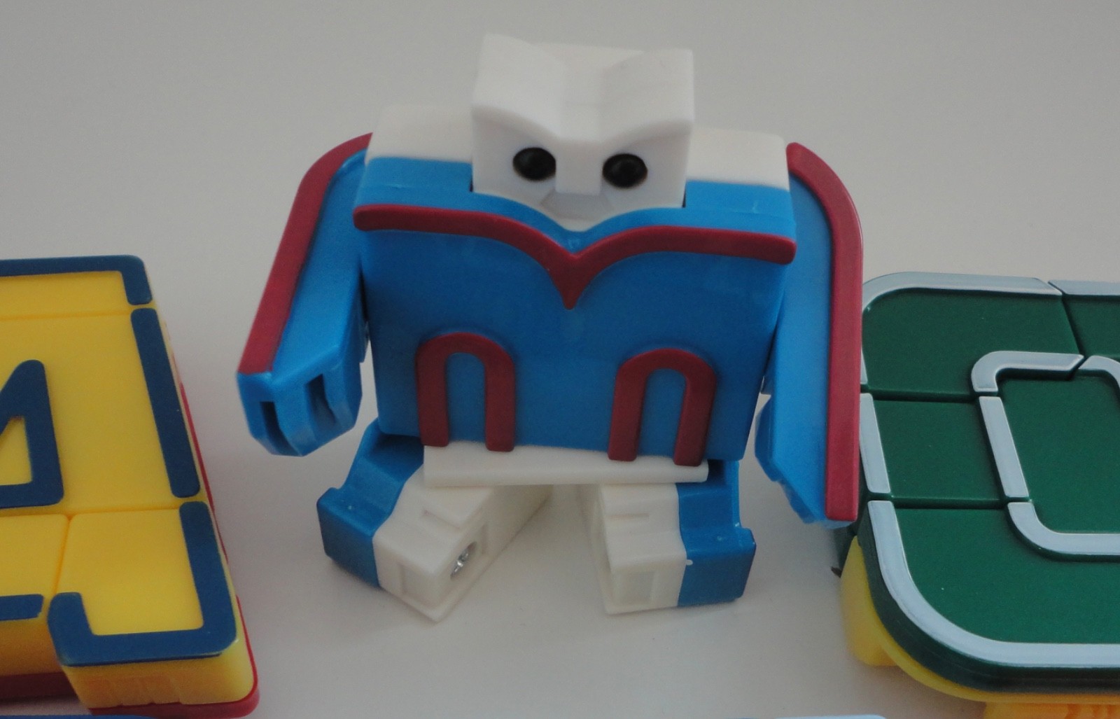 ALPHA BOTS Alphabet Robot Transforming Figures Complete Set of 26