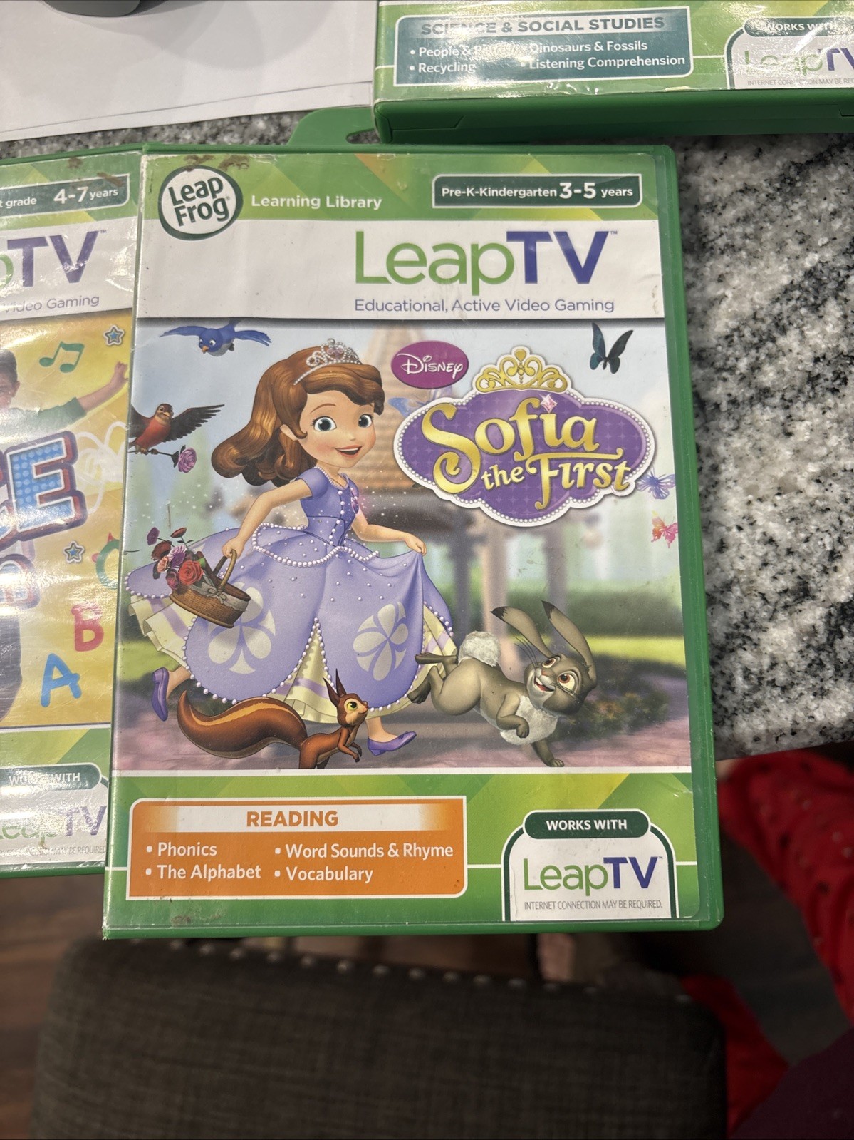 Leap Frog LeapTV Educational Video Gaming Console w/ Camera 6 Games Remotes
