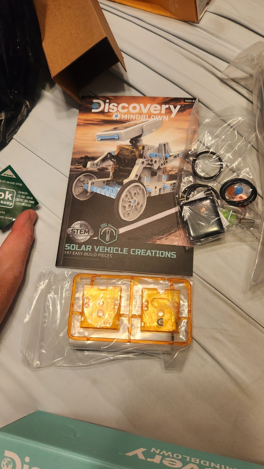 Discovery Children Mindblown STEM 12-in-1 Solar Robot Creation Kit 197pc NEW