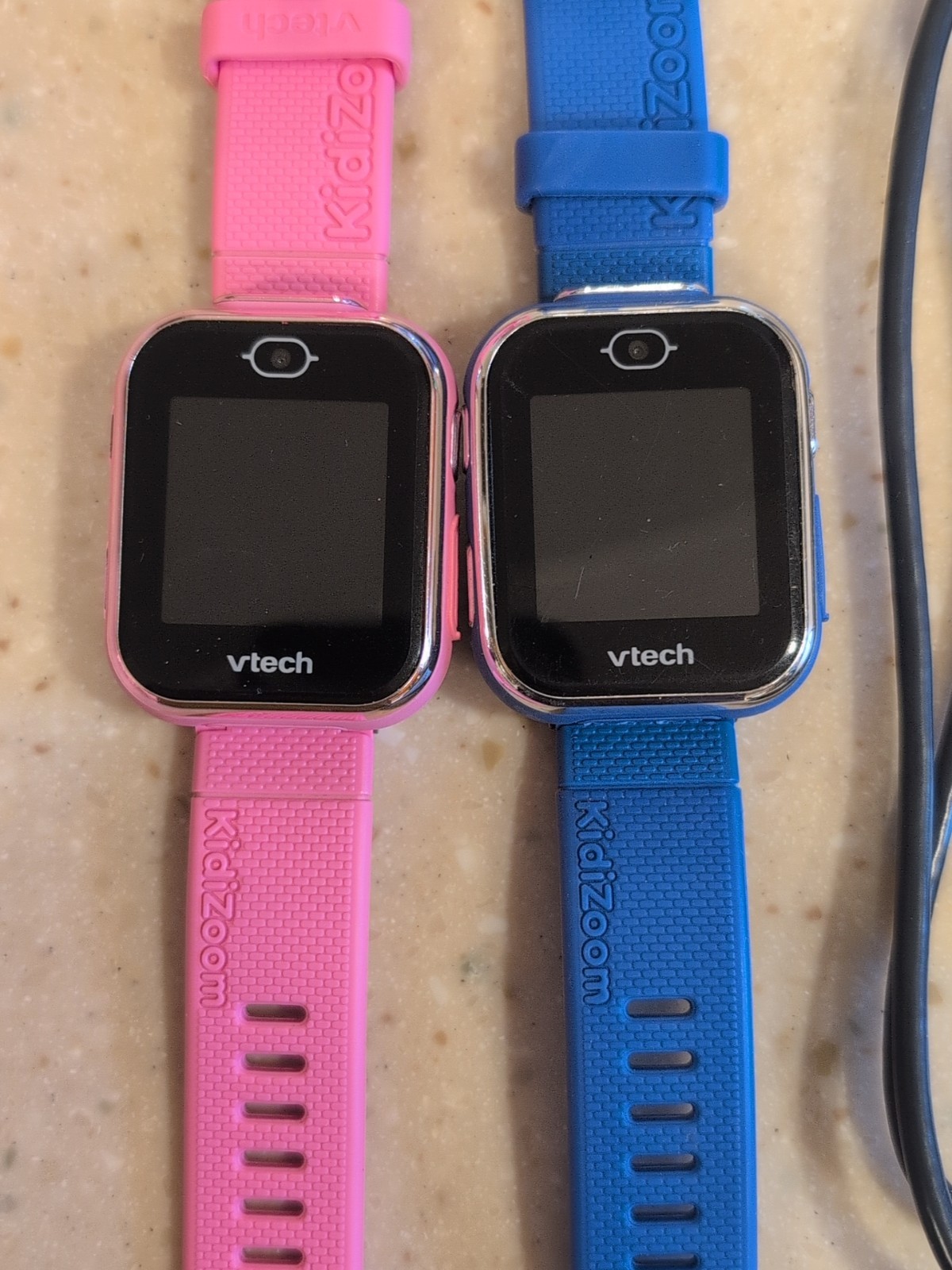 2 Vtech KidiZoom Smart Watch DX3 Power Up! Pink And Blue W/Charger Cables