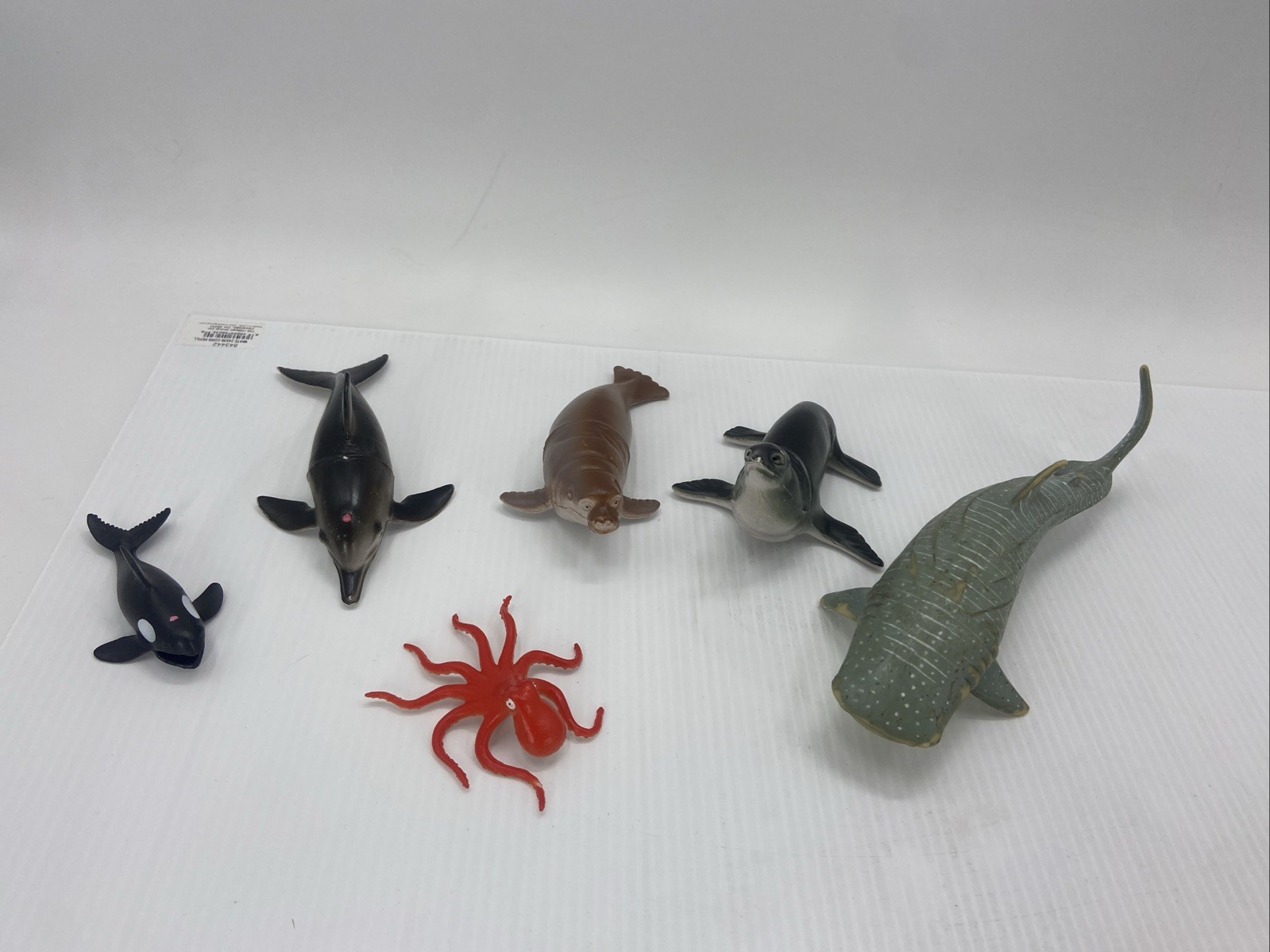 miscellaneous lot Of Toy Animals. Rhinos, Zebras, Lions, Lizards Etc. {AA}