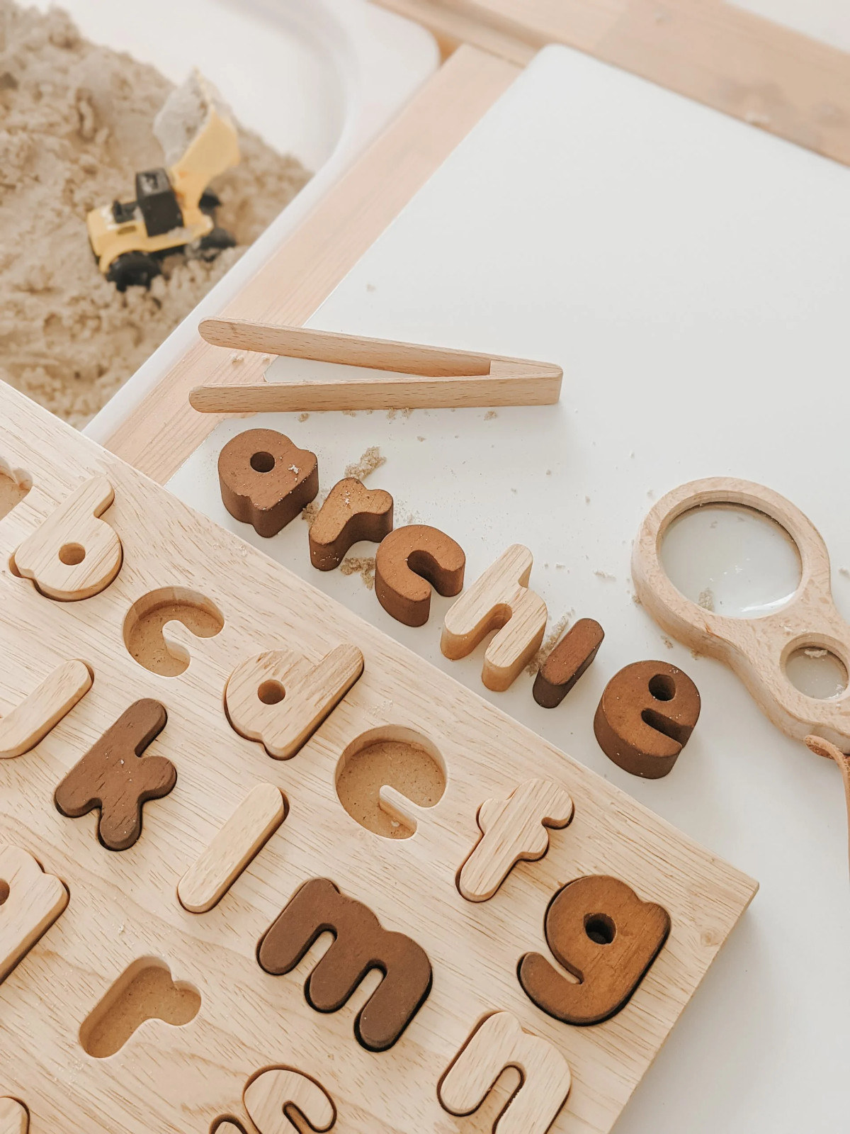 QToys USA Natural Lowercase puzzle