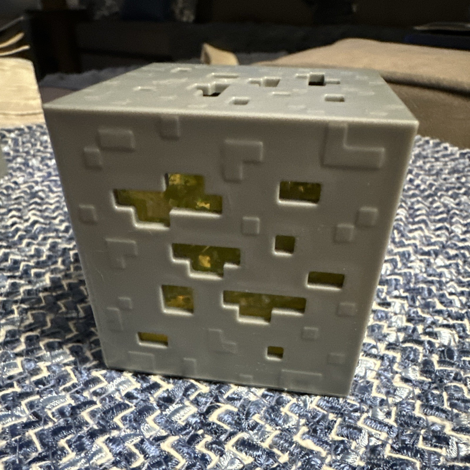 Just Toys Intl. Minecraft Jelly Cube Tactile Sensory Toy Gray Ages 3+ 2025
