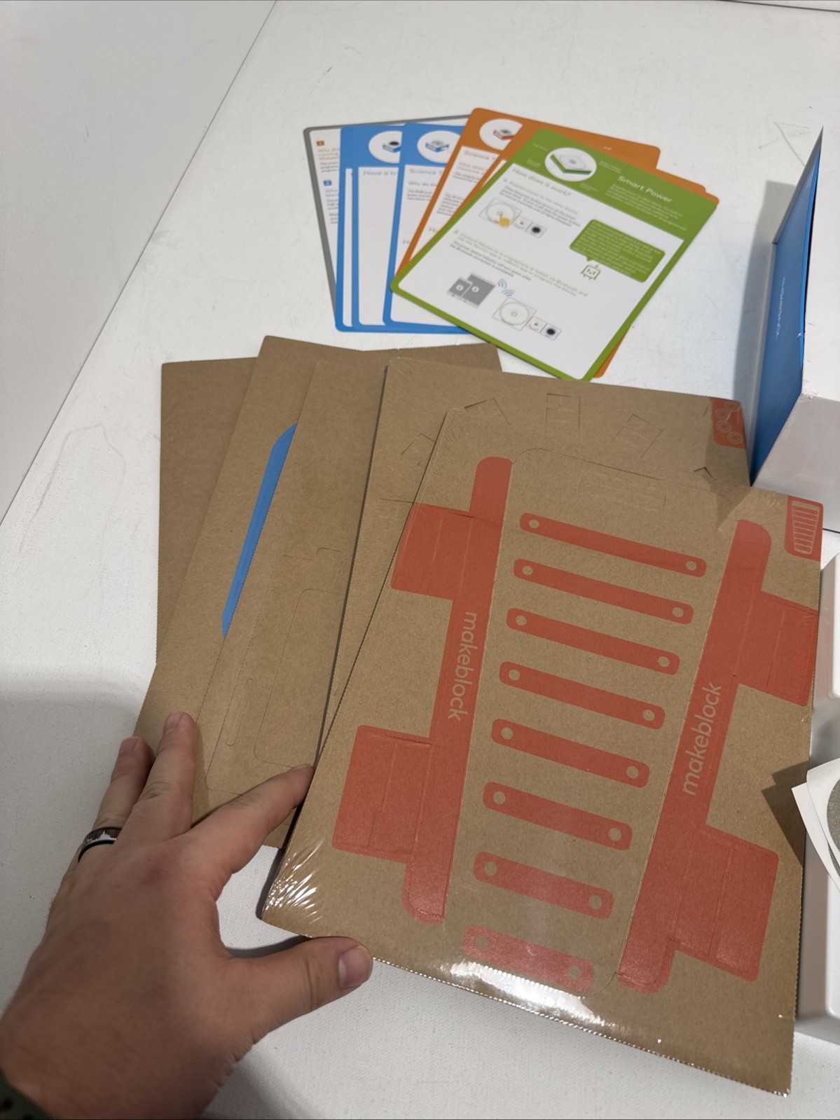 Makeblock Neuron Artist Kit Open Box
