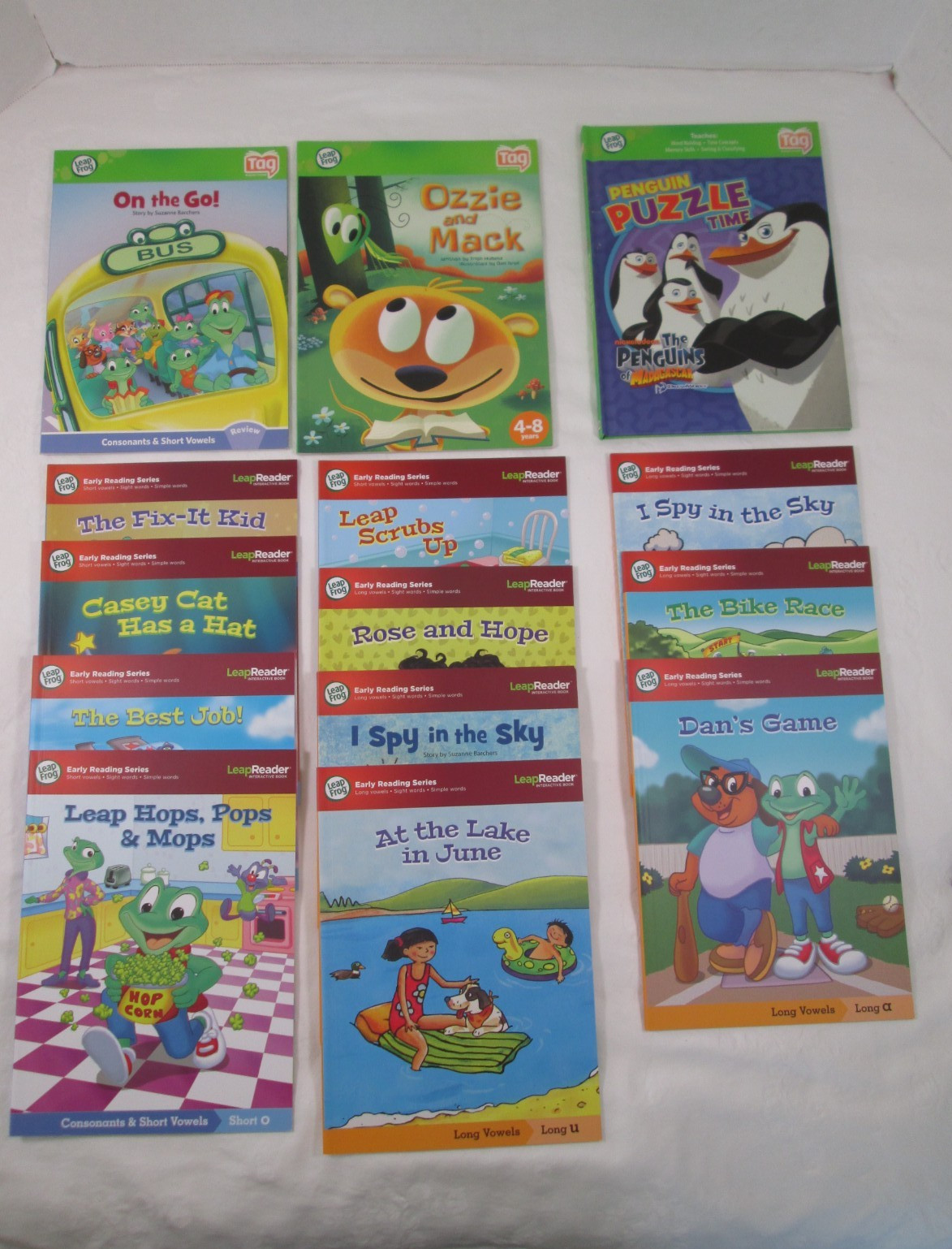 LeapFrog Tag Reading System Learn to Read Stylus Pen, Cord, Case + 14 Books Lot
